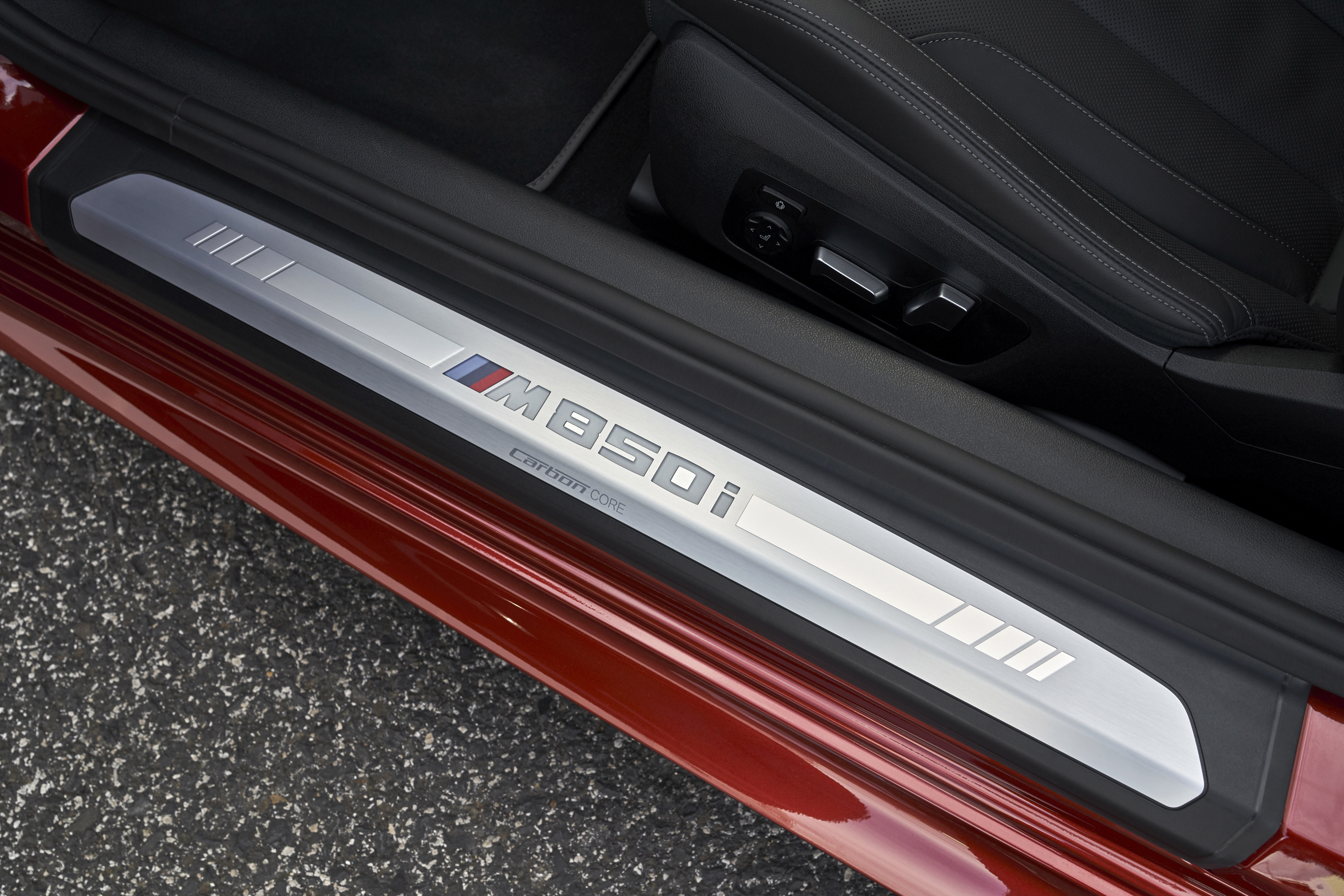 BMW M850i sill