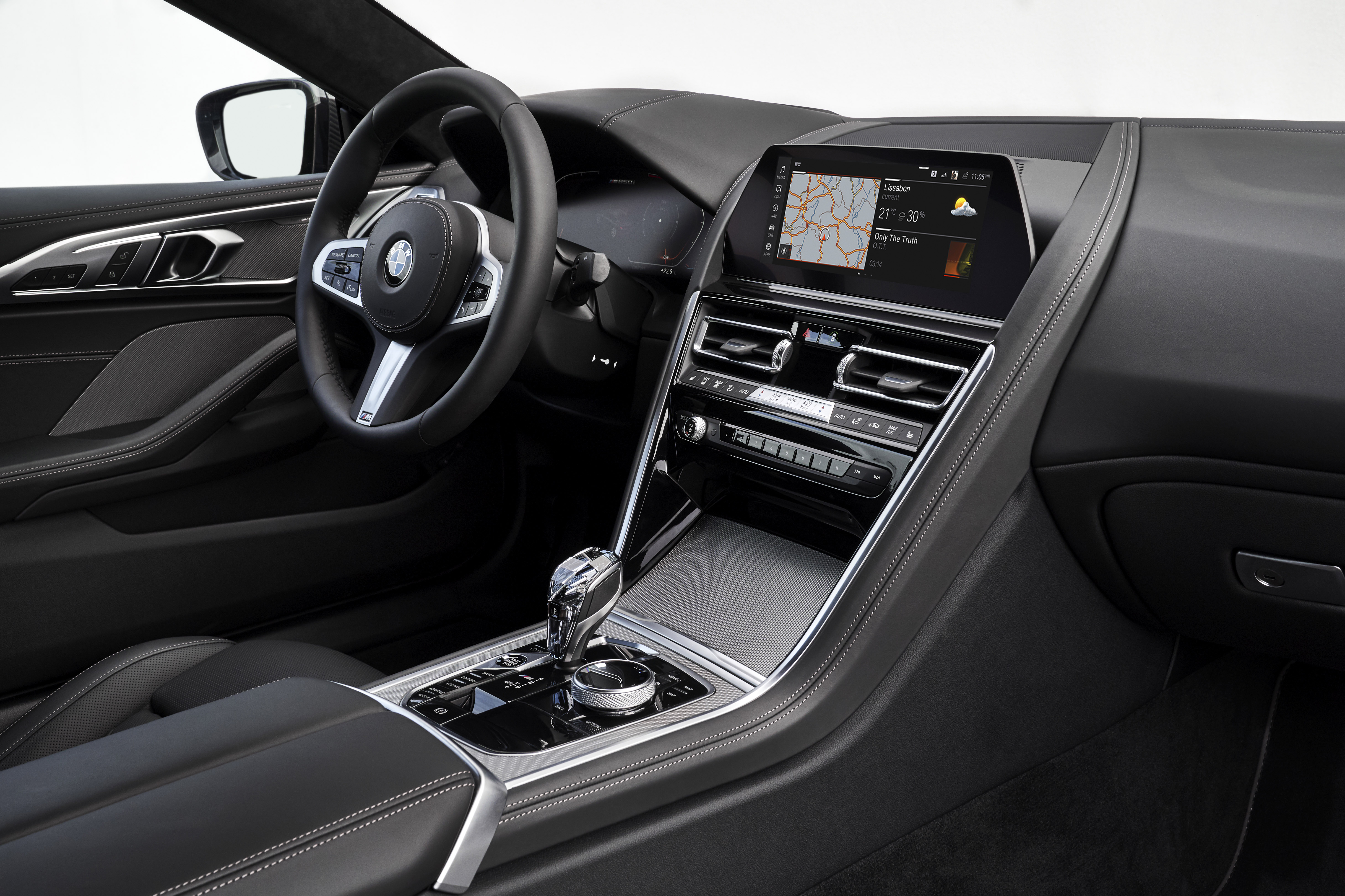 BMW M850i interior