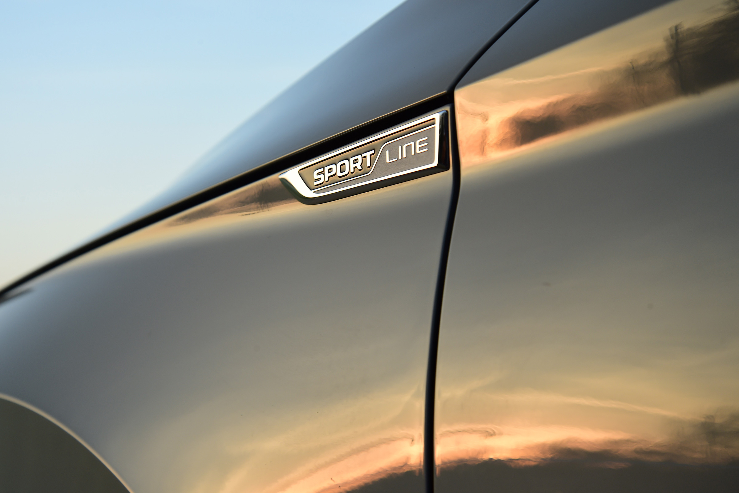 Skoda Superb Sportline - badge
