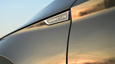 Skoda Superb Sportline - badge