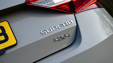 Skoda Superb Sportline - badge