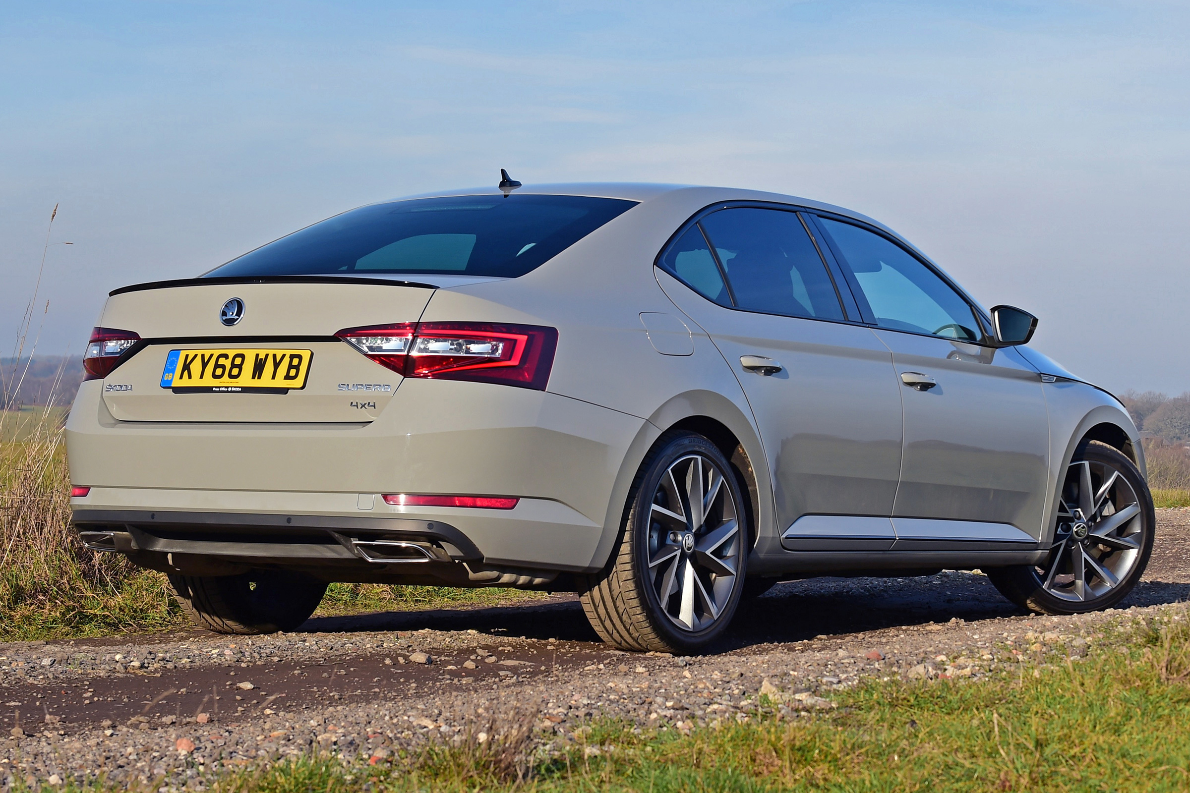 Skoda Superb Sportline - rear static 