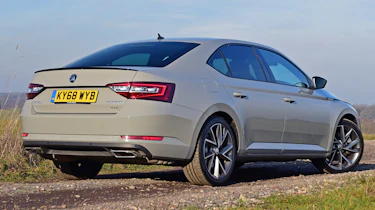 Skoda Superb Sportline - rear static