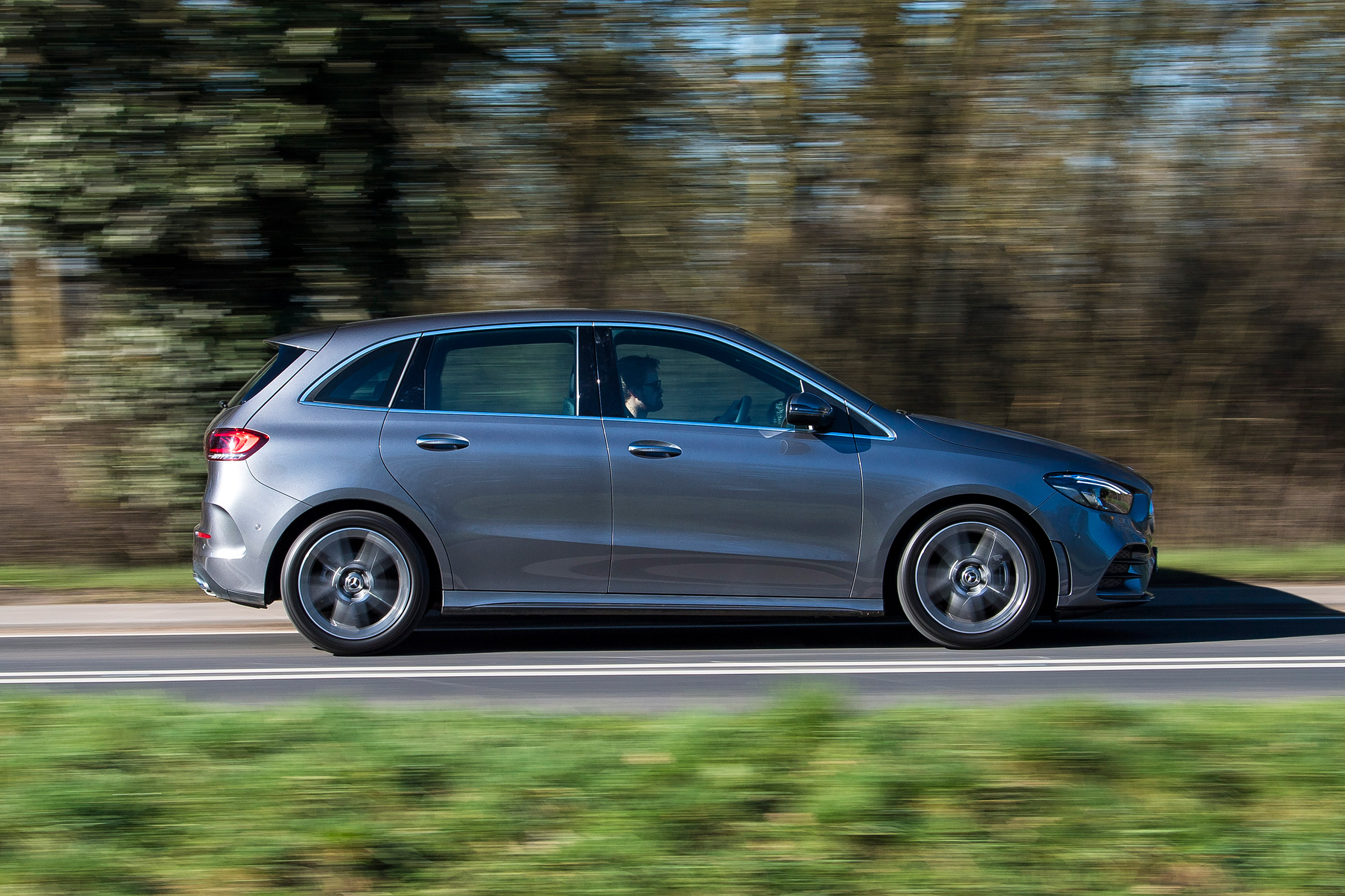 Mercedes B 200 d - side