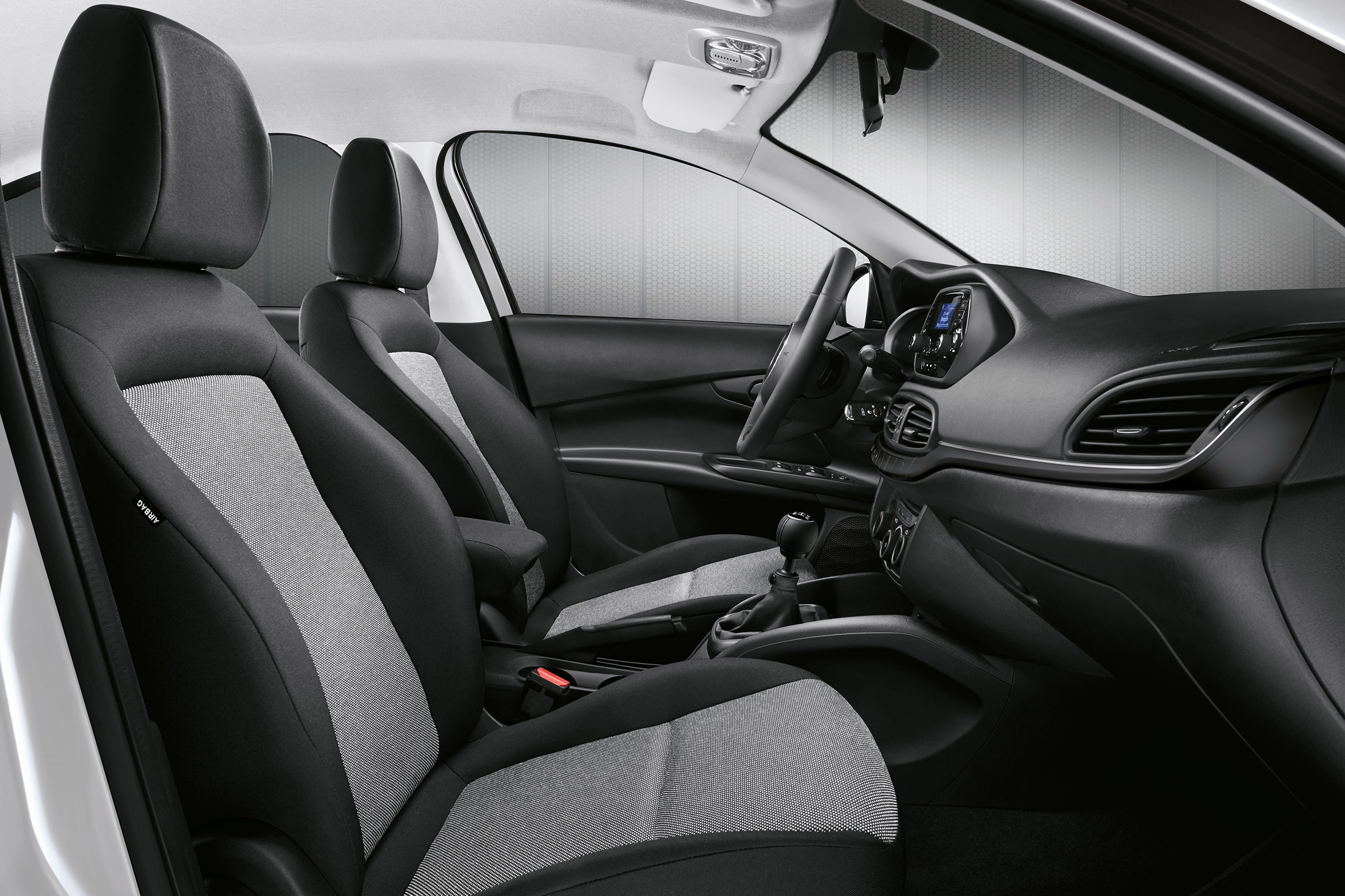 Fiat Tipo Street - front seats