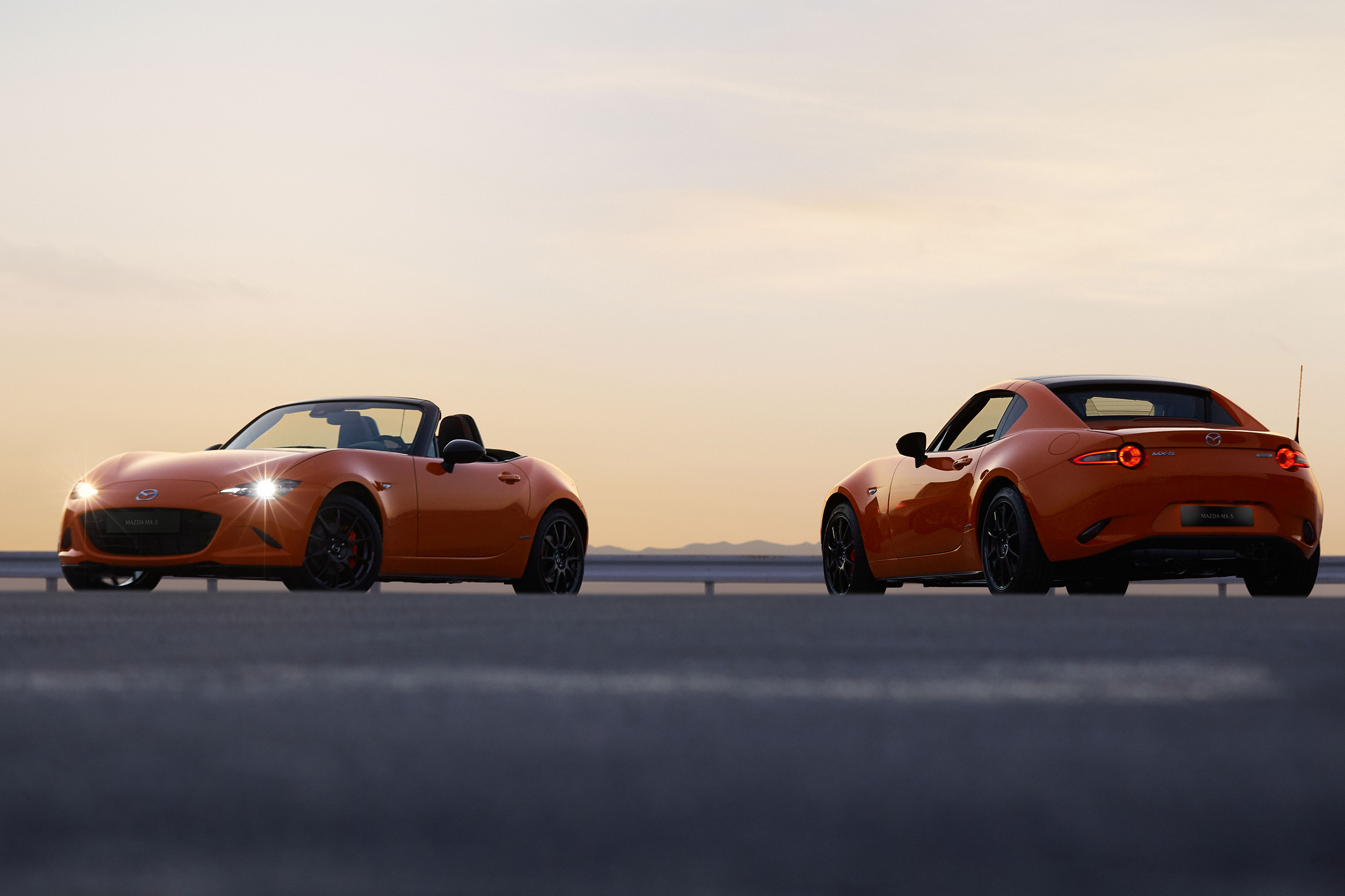 Mazda MX-5 30th Anniversary Edition - convertible and fixed roof