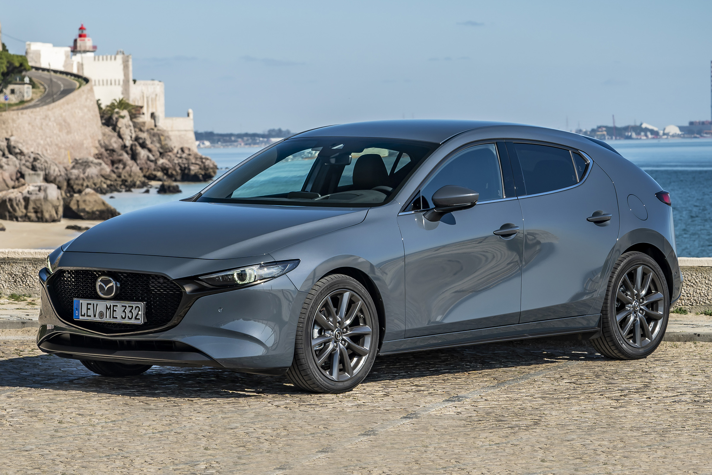 Mazda 3 - front static 