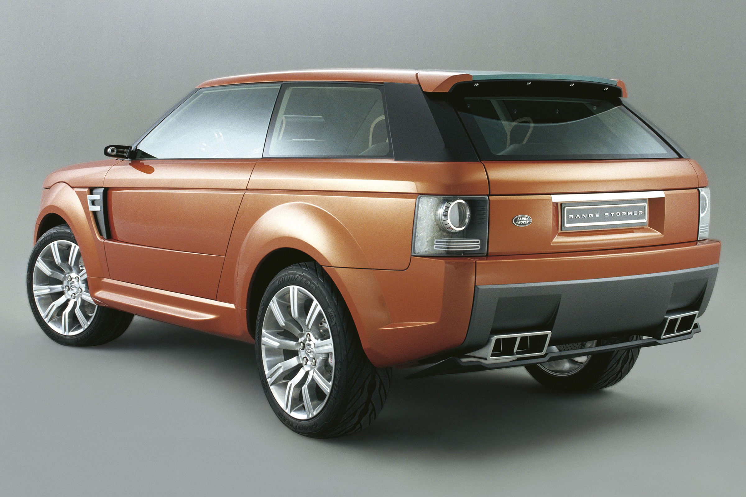 Range Stormer rear