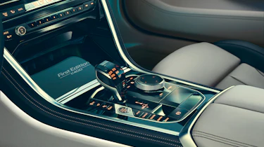 BMW 8 Series Coupe First Edition - gearstick