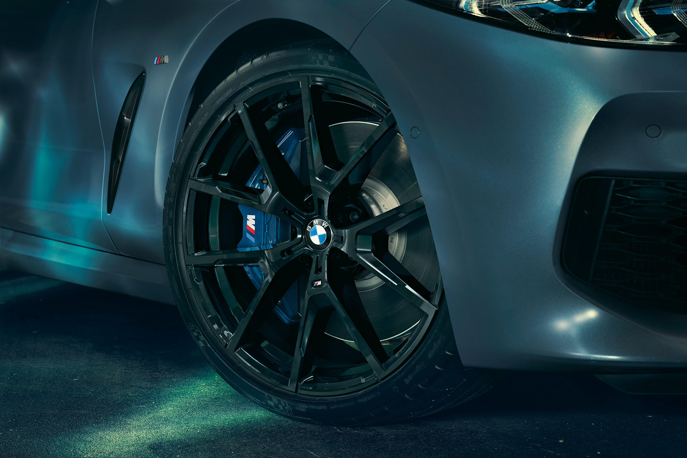 BMW 8 Series Coupe First Edition - wheel