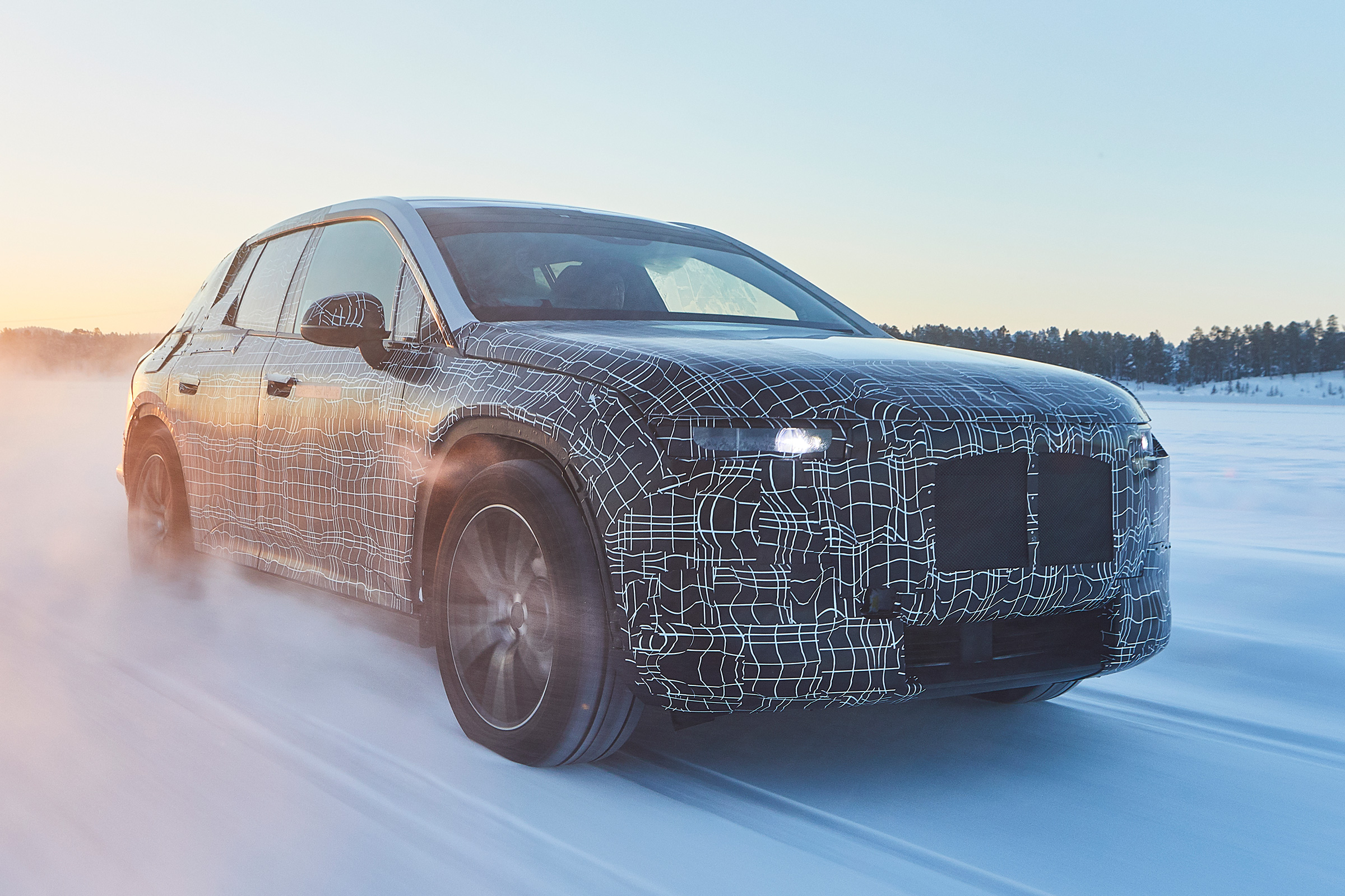 BMW iNEXT teaser - front tracking