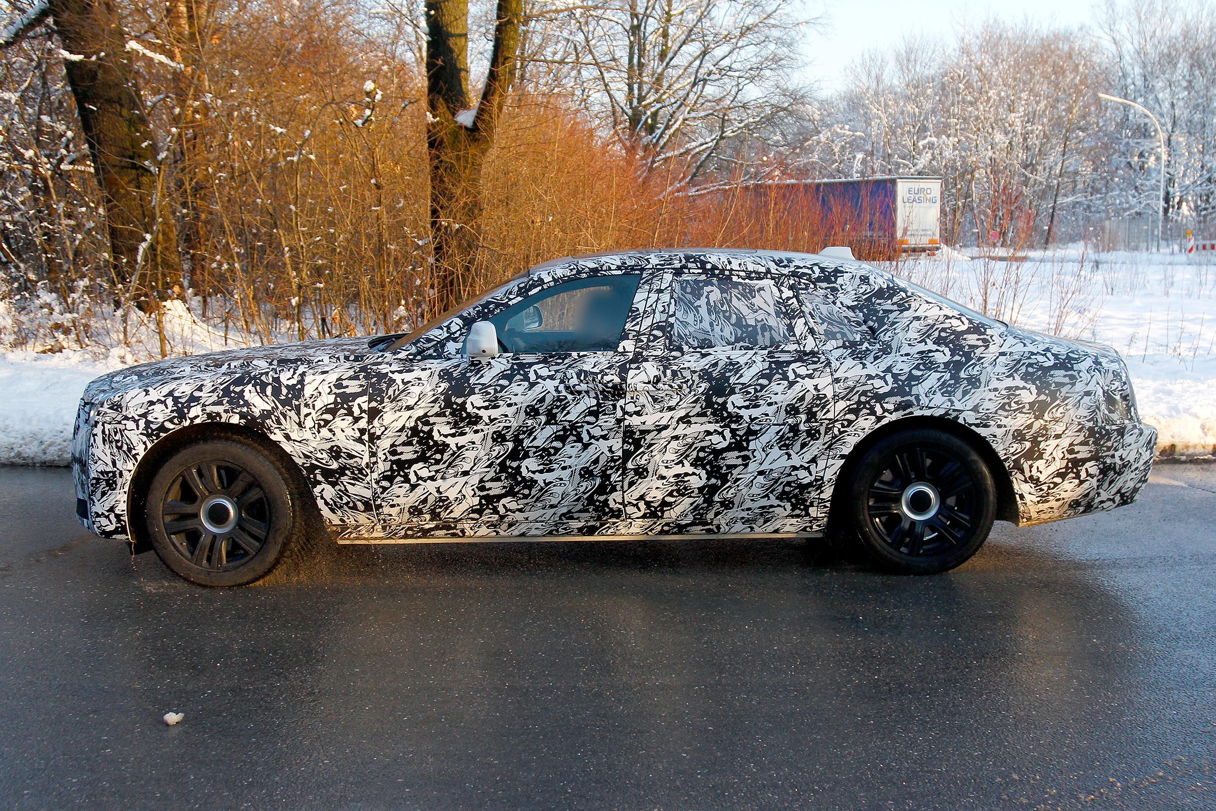 Rolls-Royce Ghost spies - side