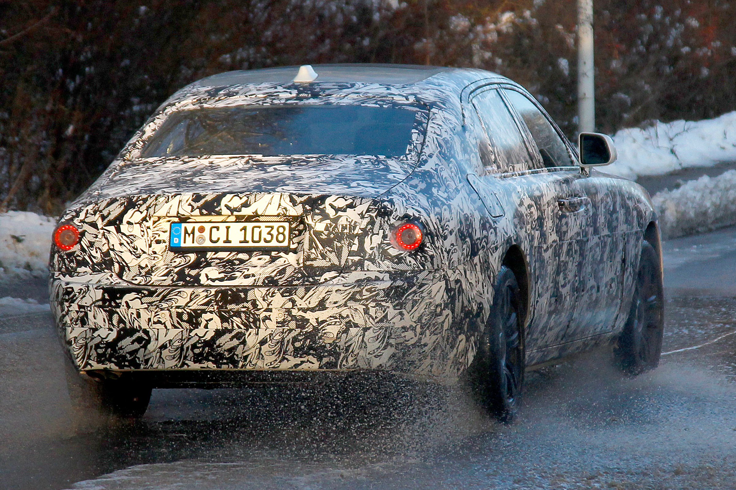 Rolls-Royce Ghost spies - rear 3/4