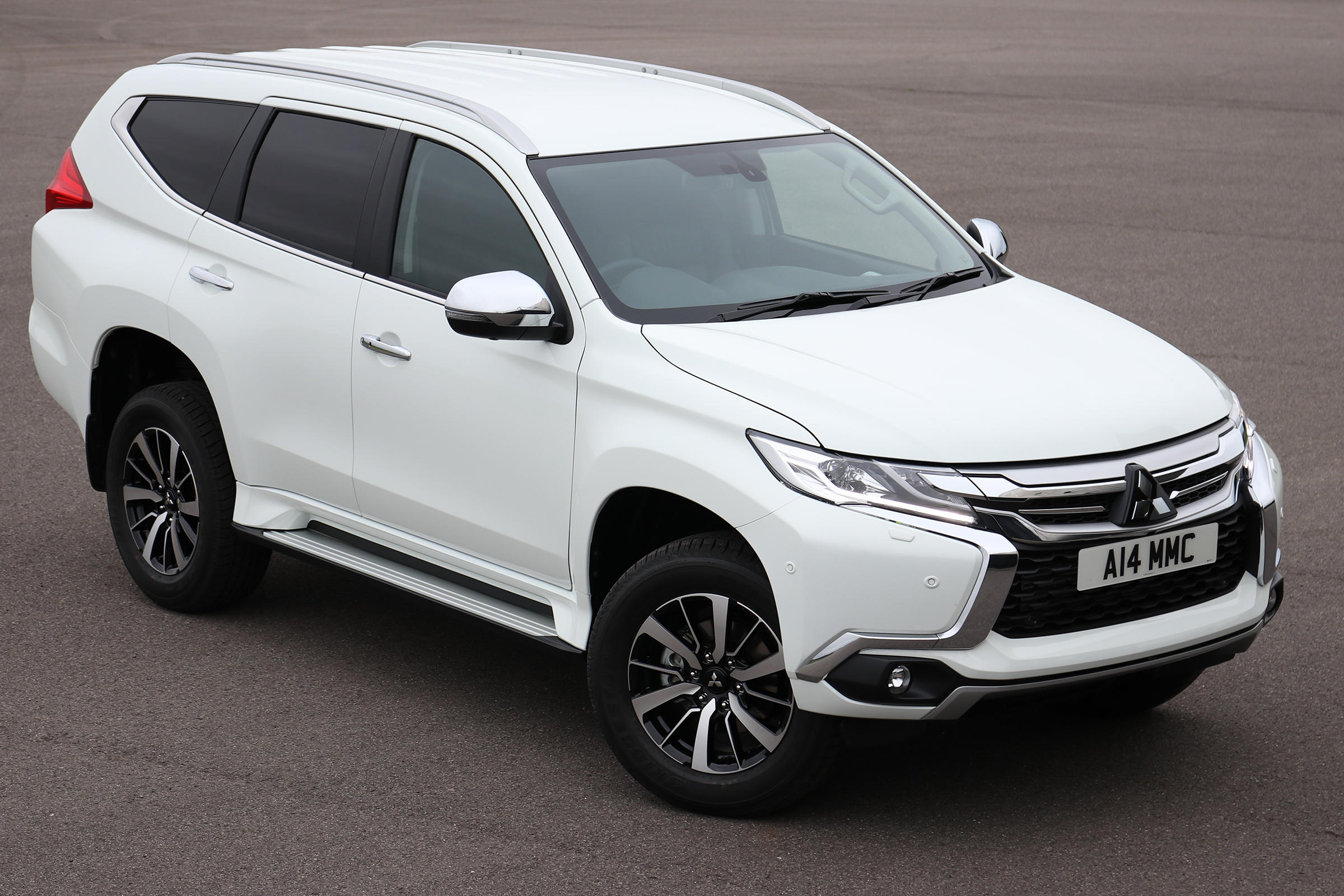Mitsubishi Shogun Sport Commercial