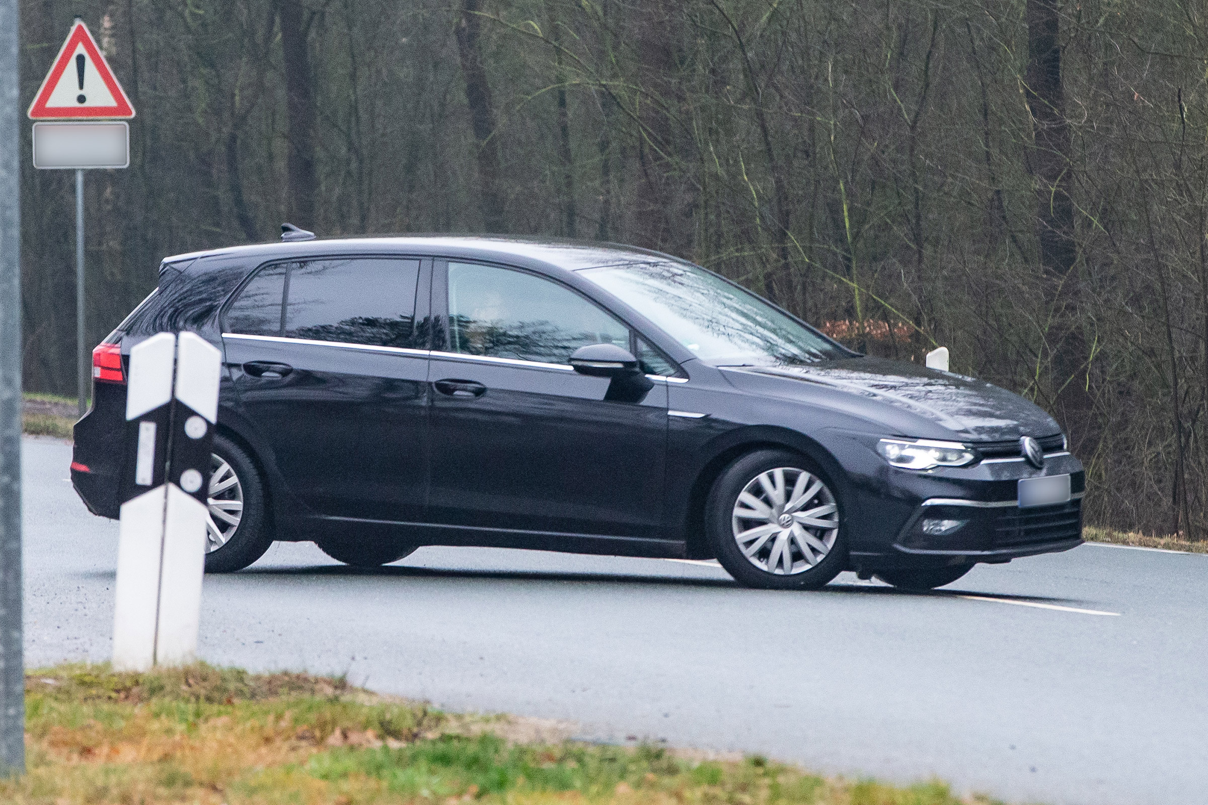 VW Golf Mk8 spies - side 3/4