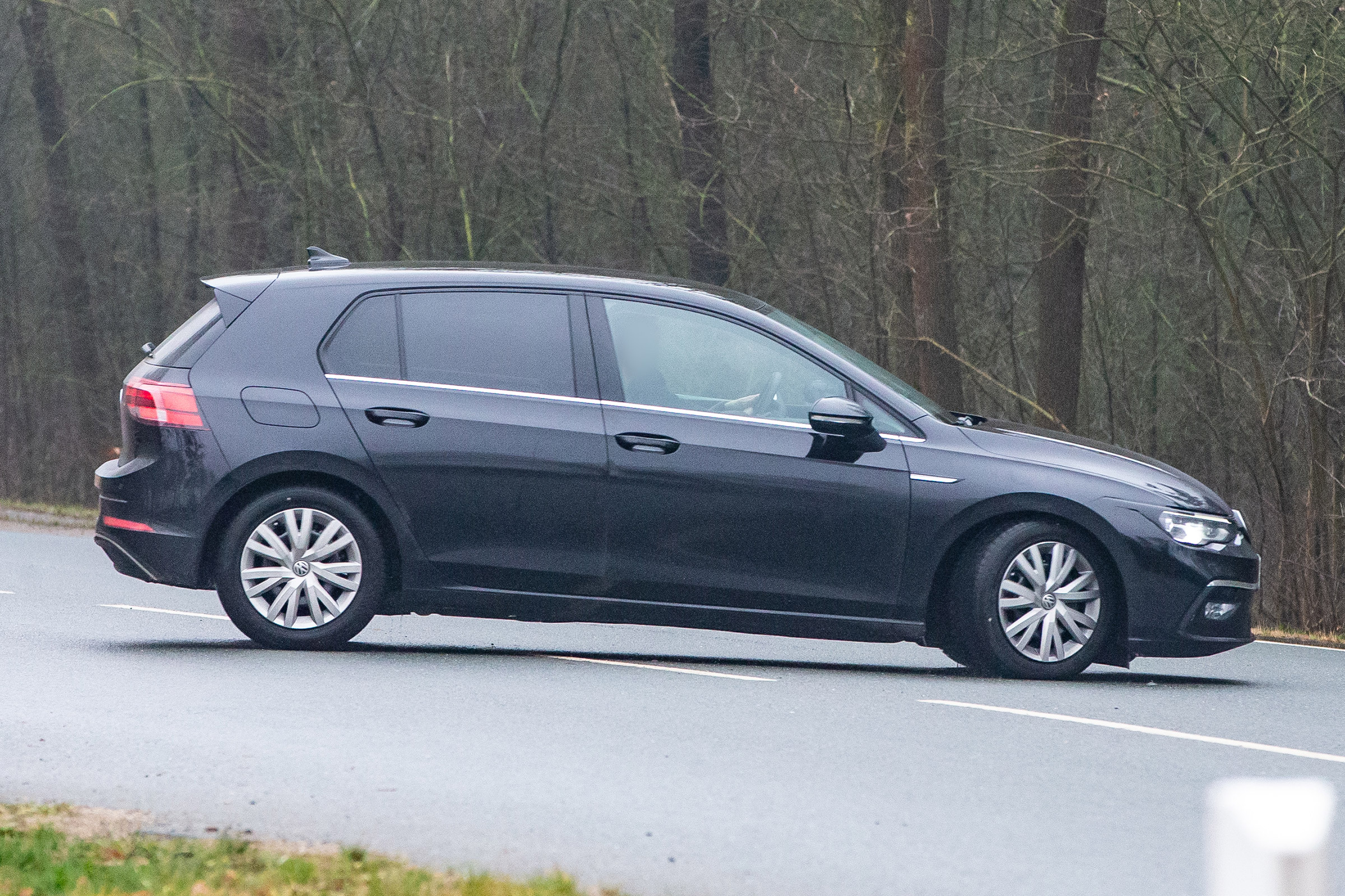 VW Golf Mk8 spies - side