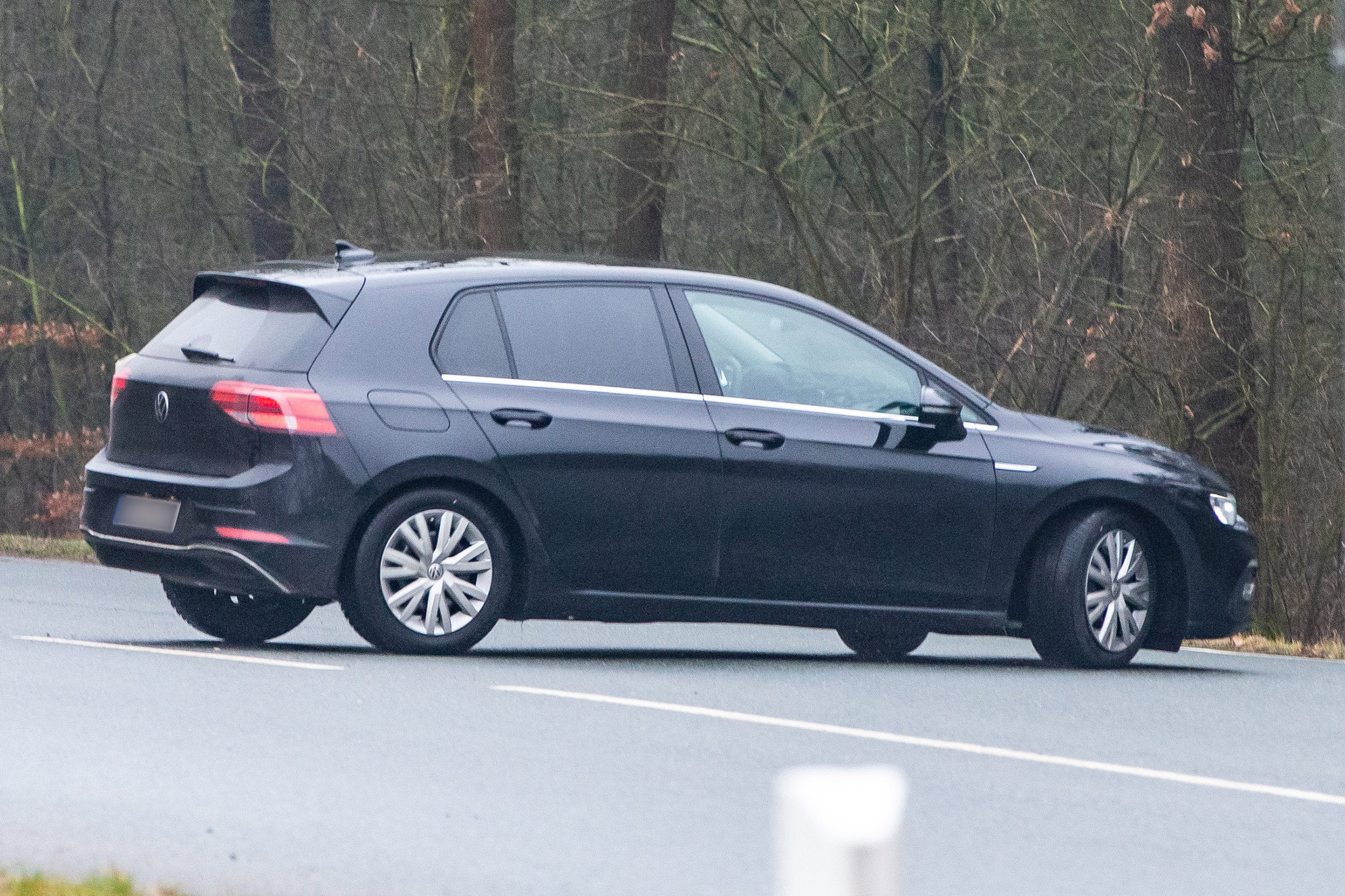 VW Golf Mk8 spies - side rear 3/4