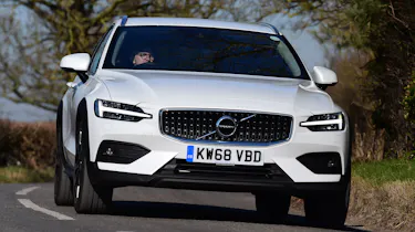 Volvo V60 Cross Country - front