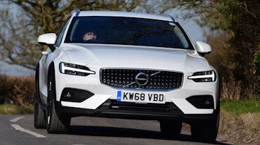 Volvo V60 Cross Country - front
