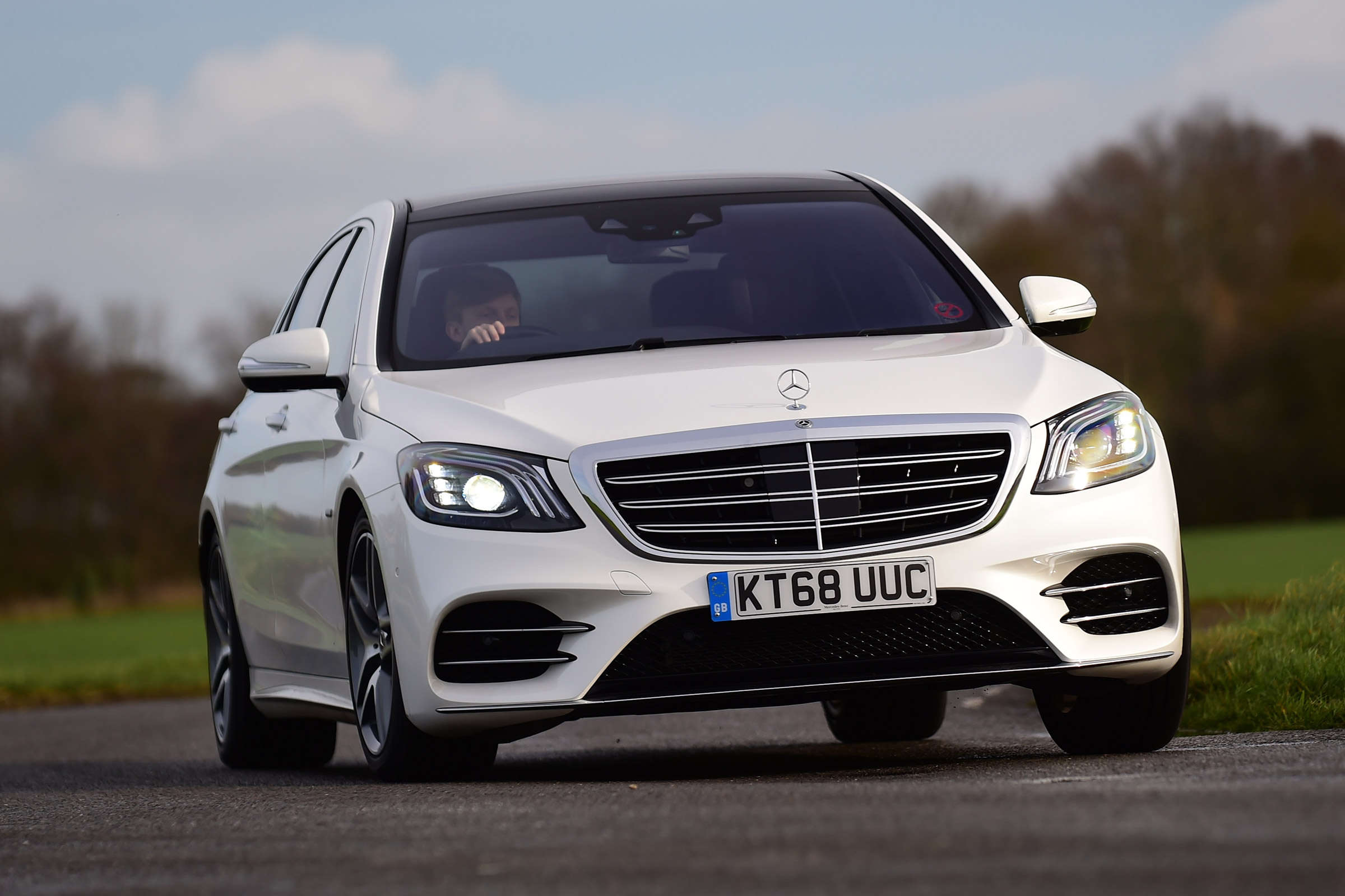 Mercedes S 560 e - front