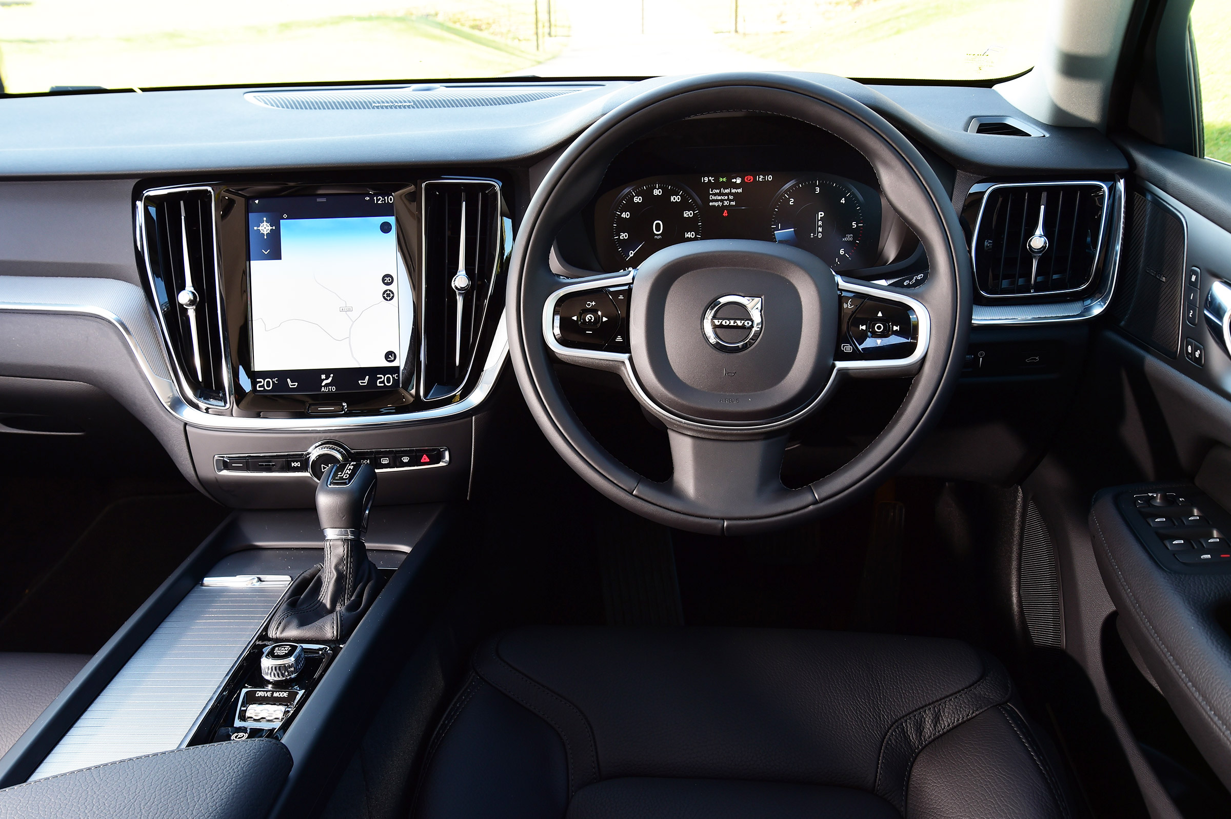 Volvo V60 Cross Country - dash