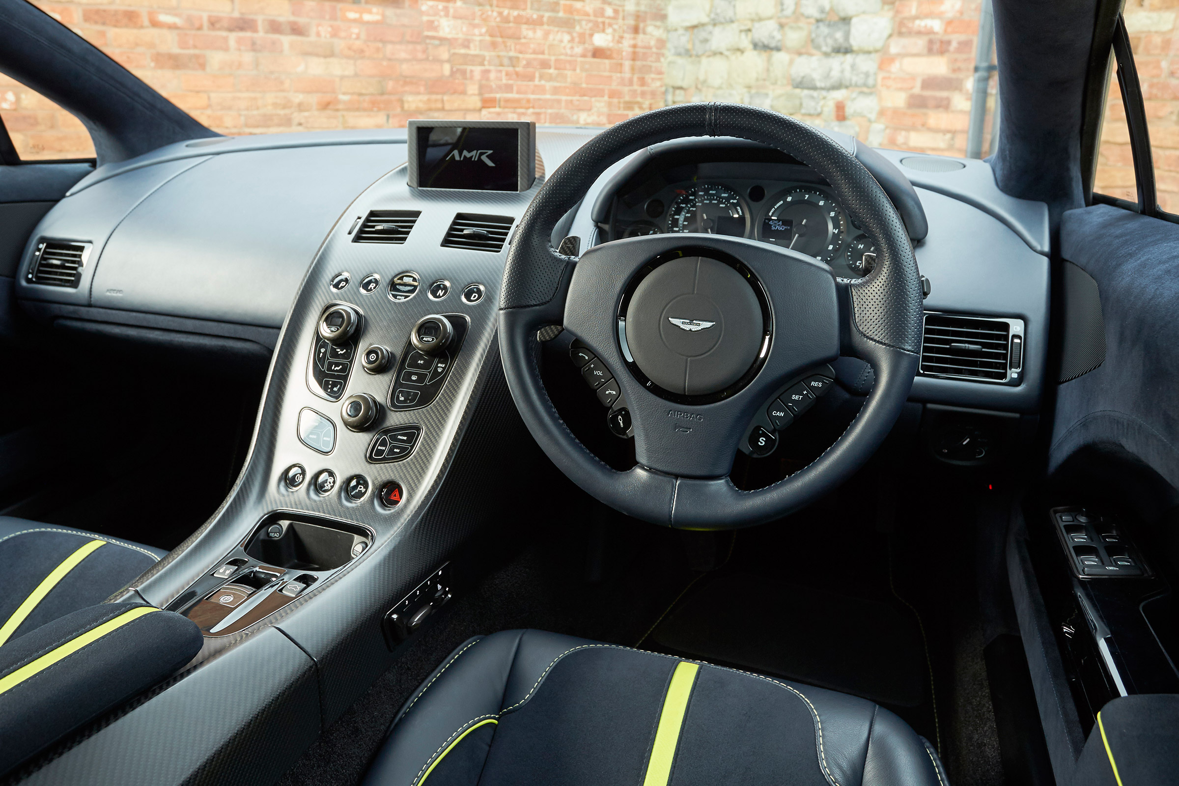 Aston Martin Rapide AMR - dash