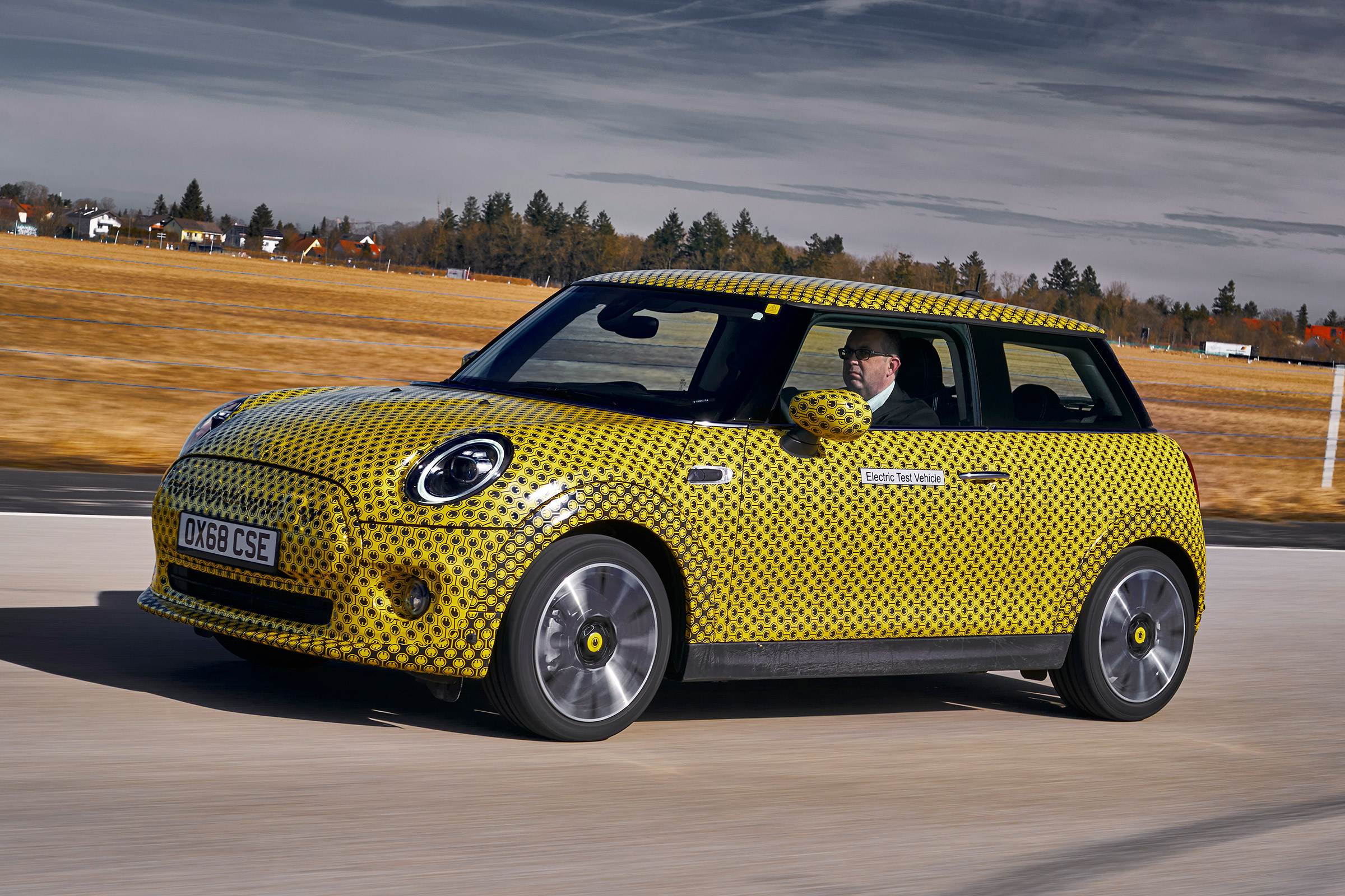 MINI Cooper SE prototype - front action