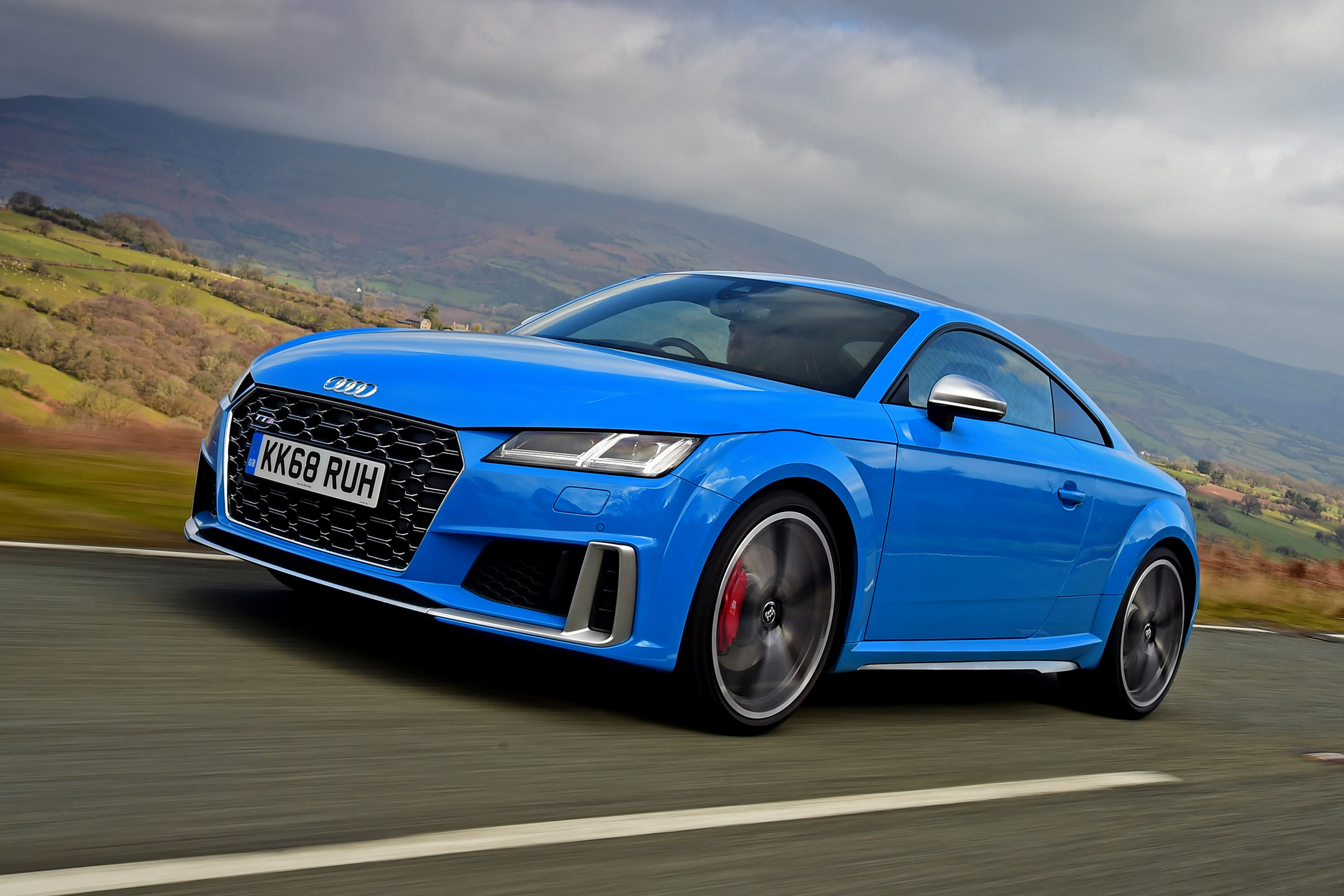 Audi TTS - front