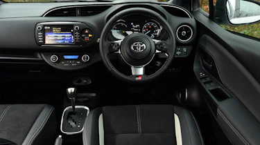 Toyota Yaris GR Sport - dash