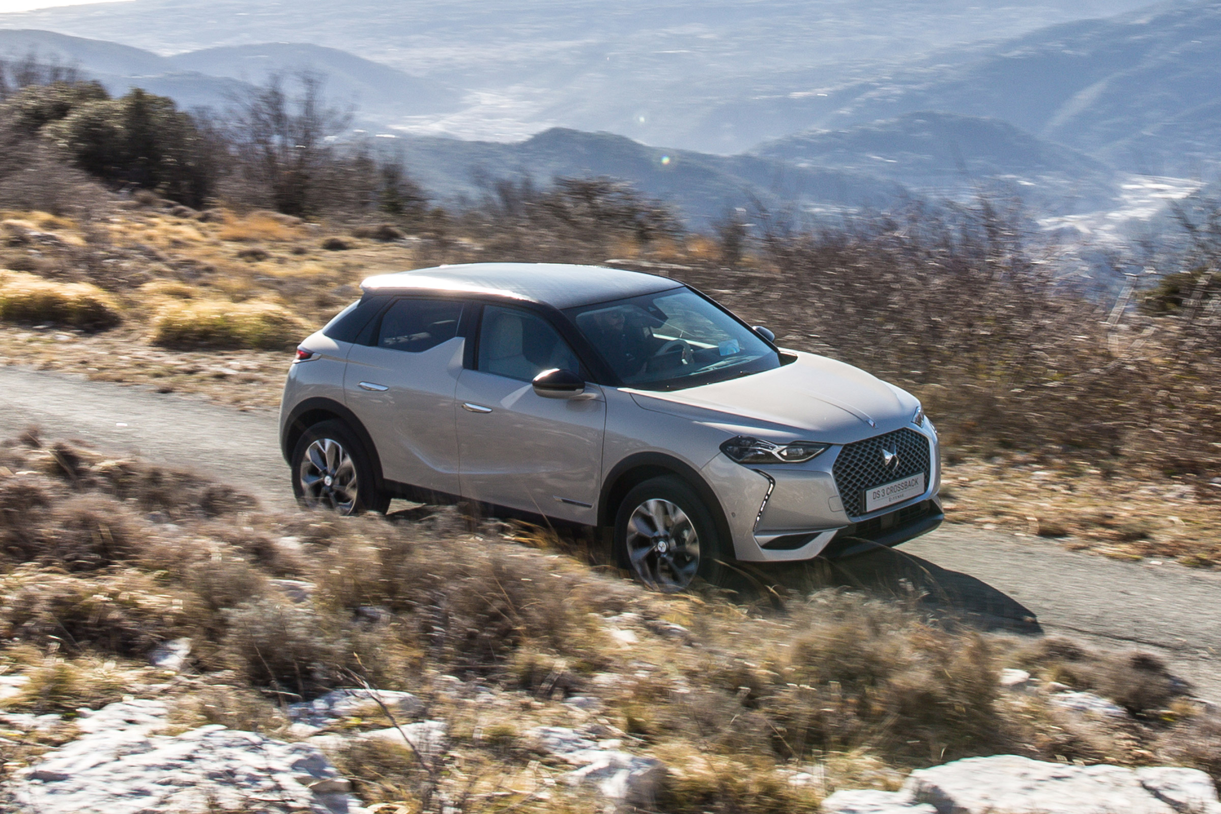 DS 3 Crossback E-Tense - front action