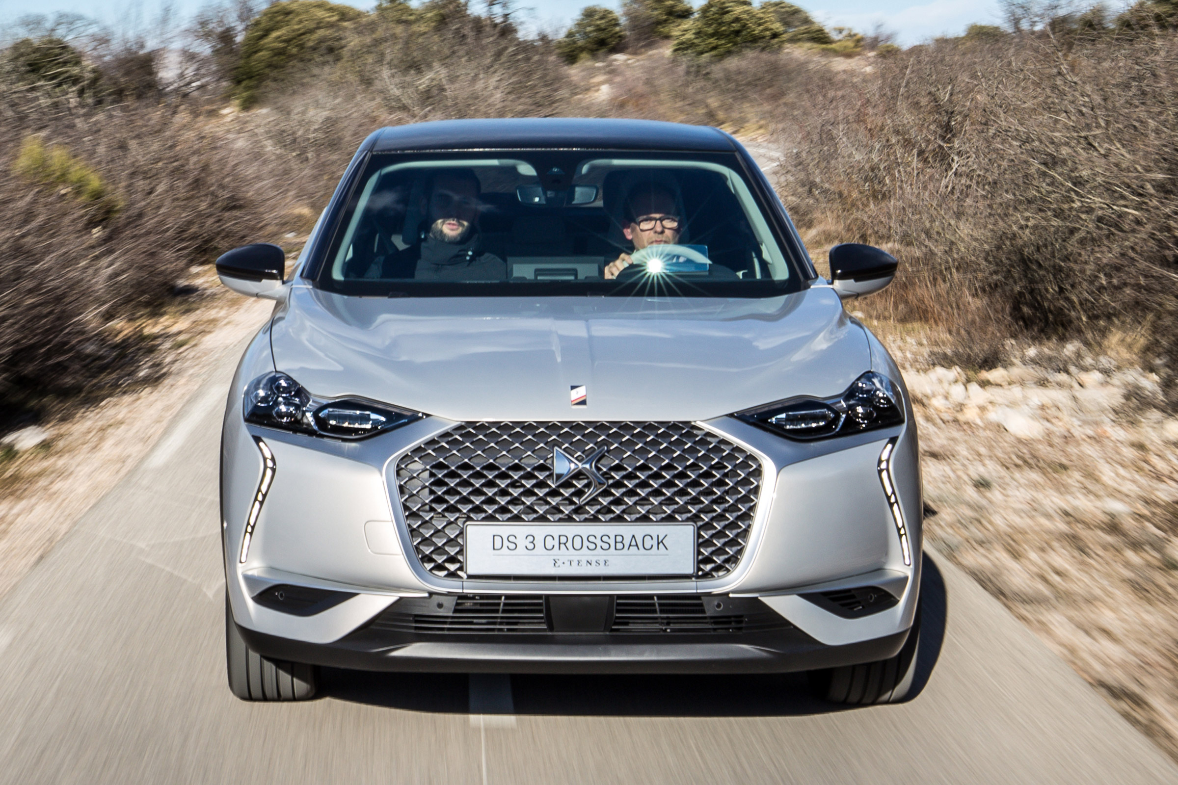 DS 3 Crossback E-Tense - full front