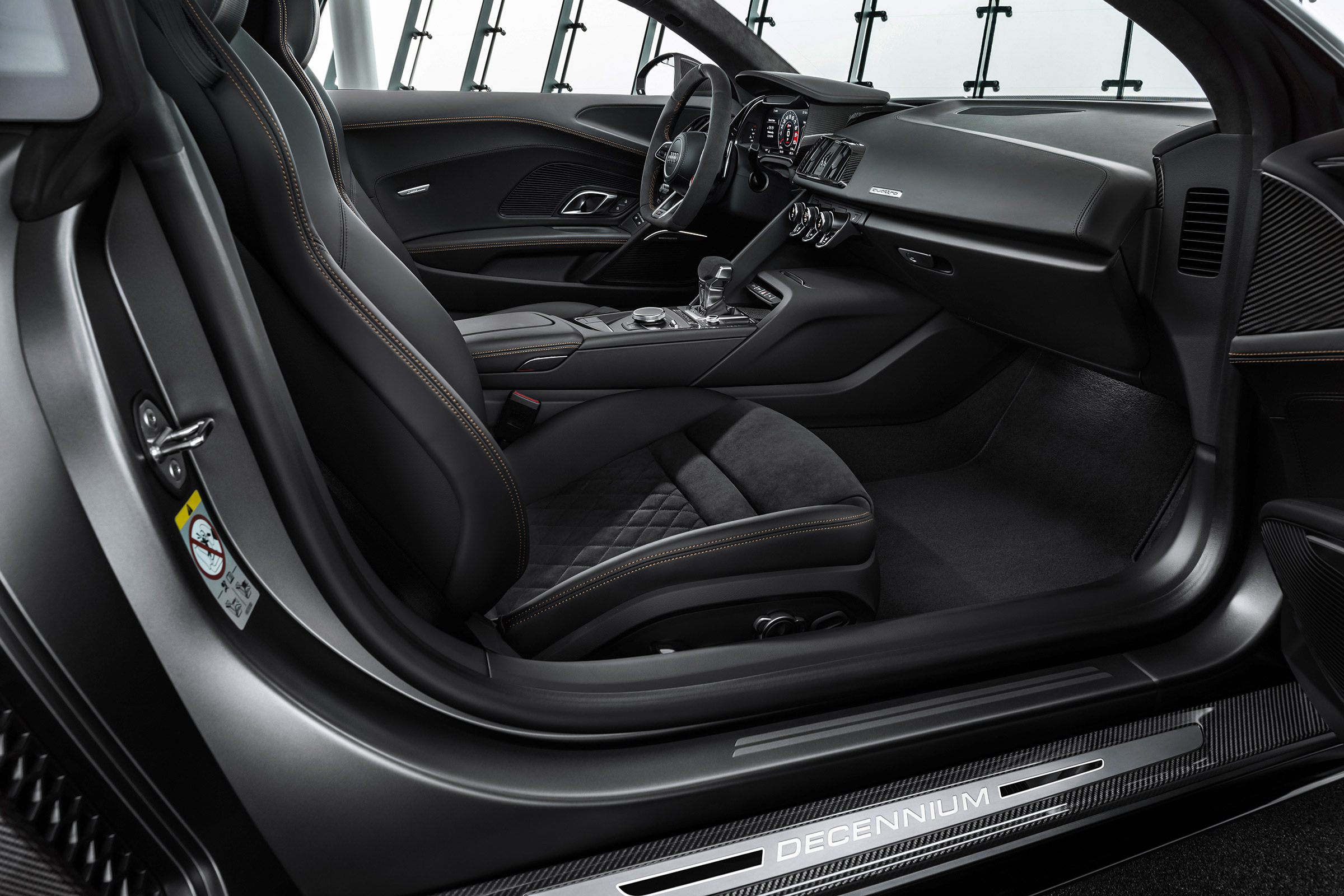 Audi R8 V10 Decennium - cabin
