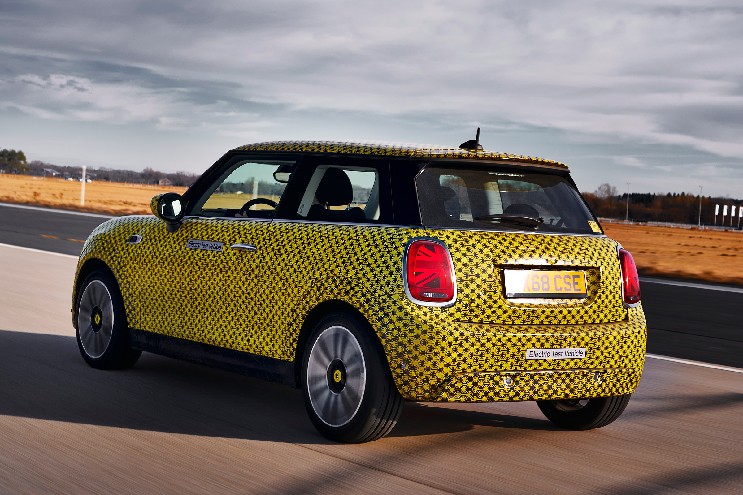 MINI Cooper SE prototype - rear action