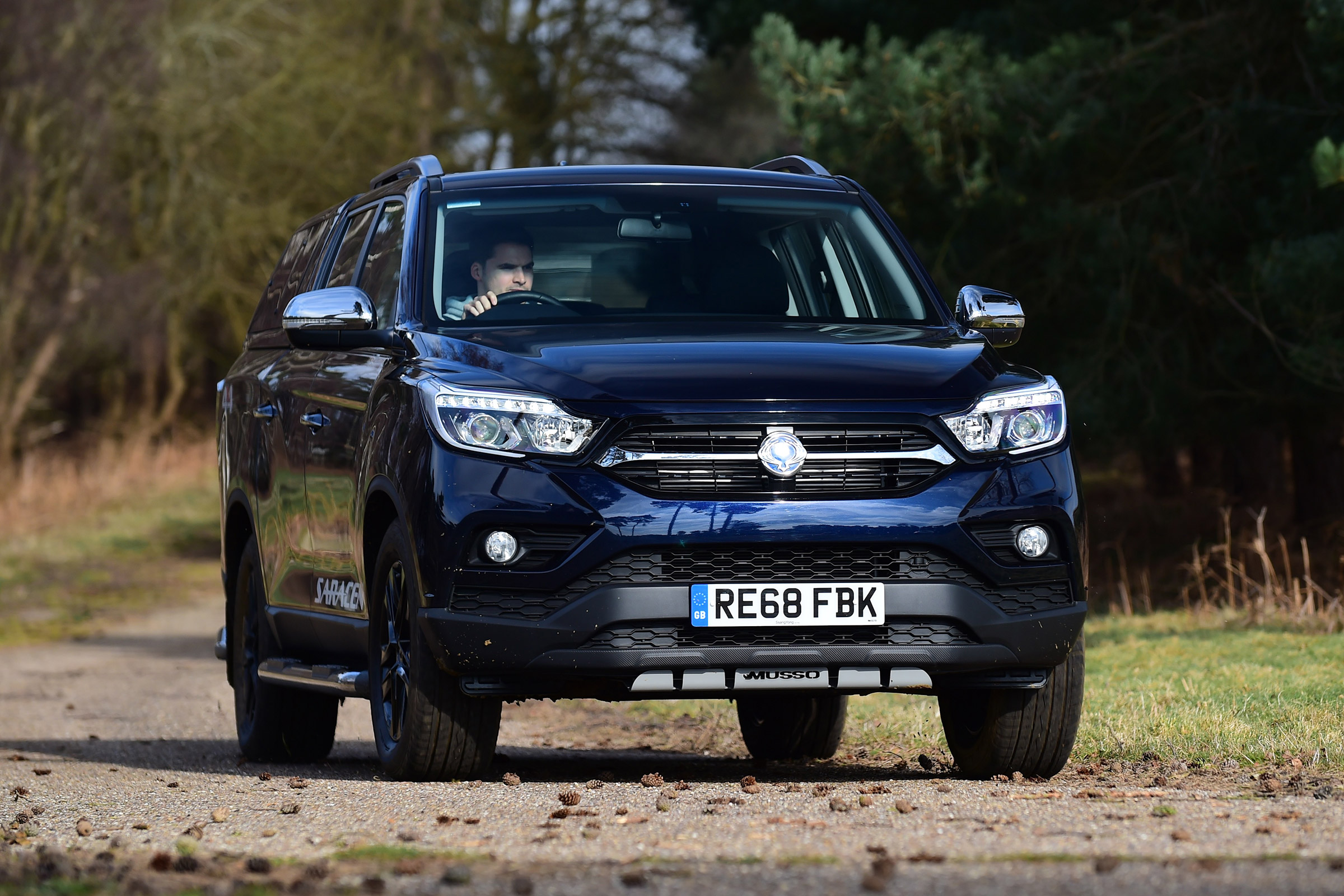 SsangYong Musso - front action