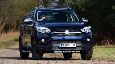 SsangYong Musso - front action