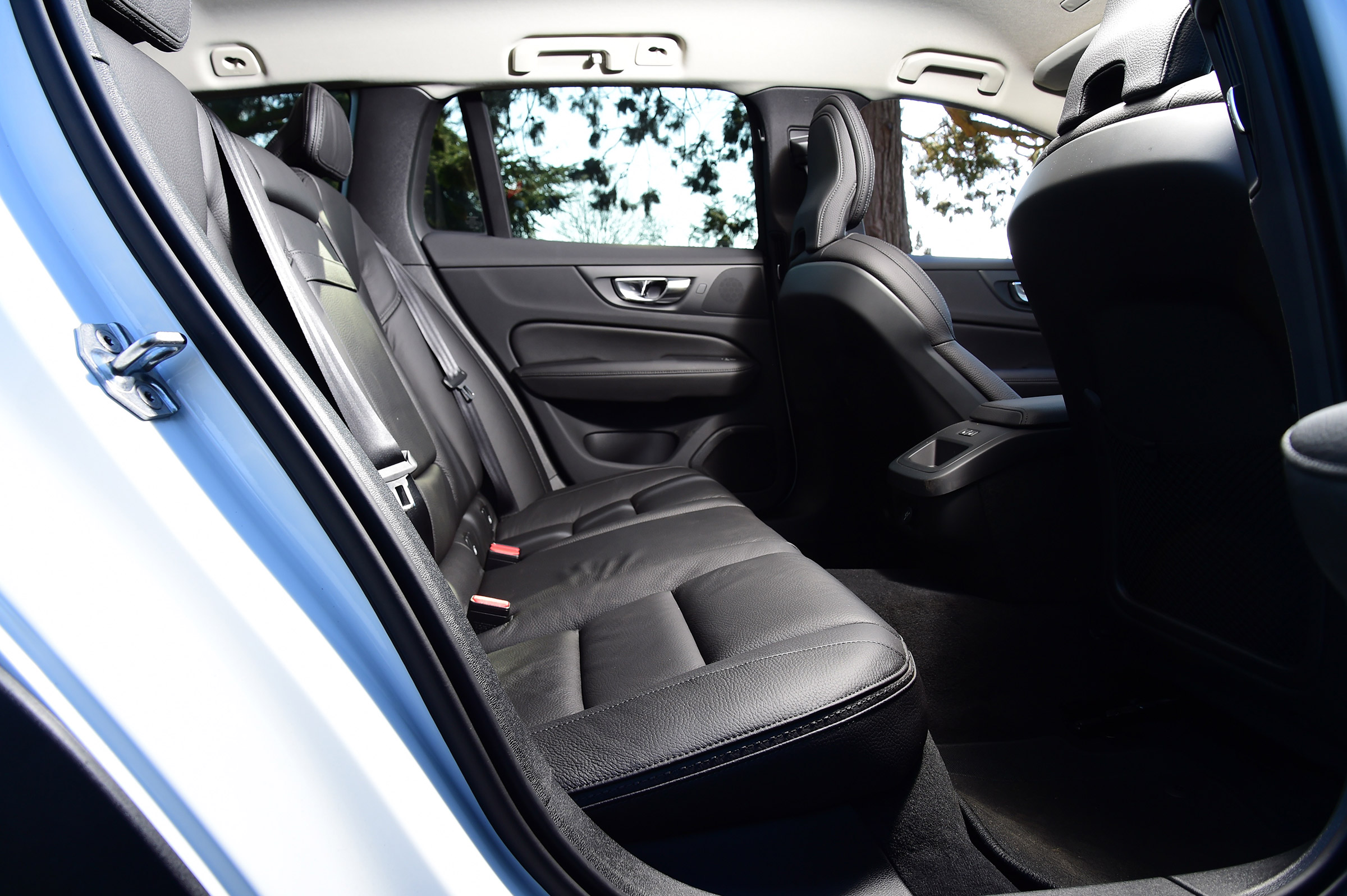 Volvo V60 Cross Country - rear seats