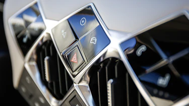 DS 3 Crossback E-Tense - interior controls