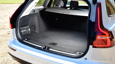 Volvo V60 Cross Country - boot