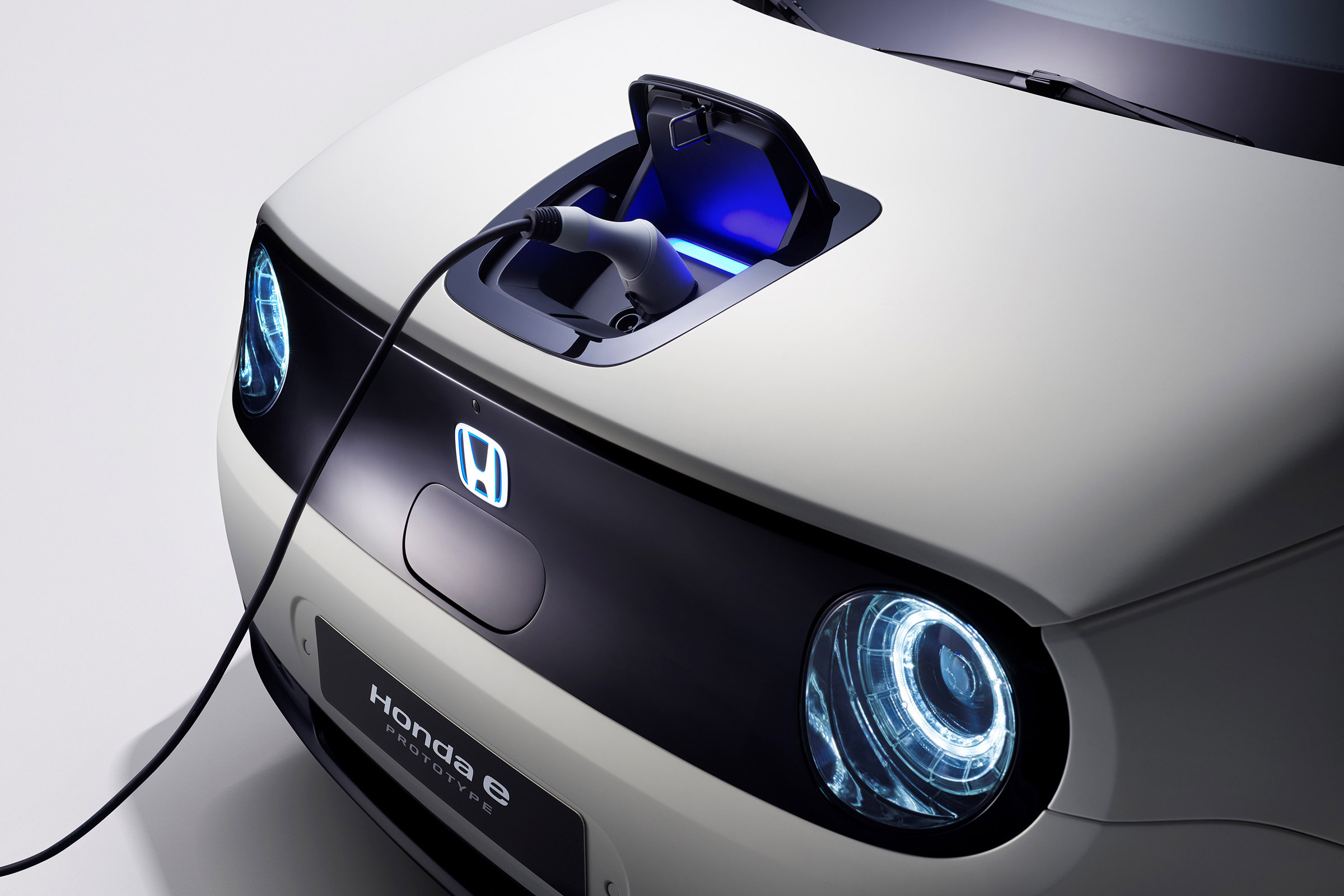 Honda e Prototype - charging