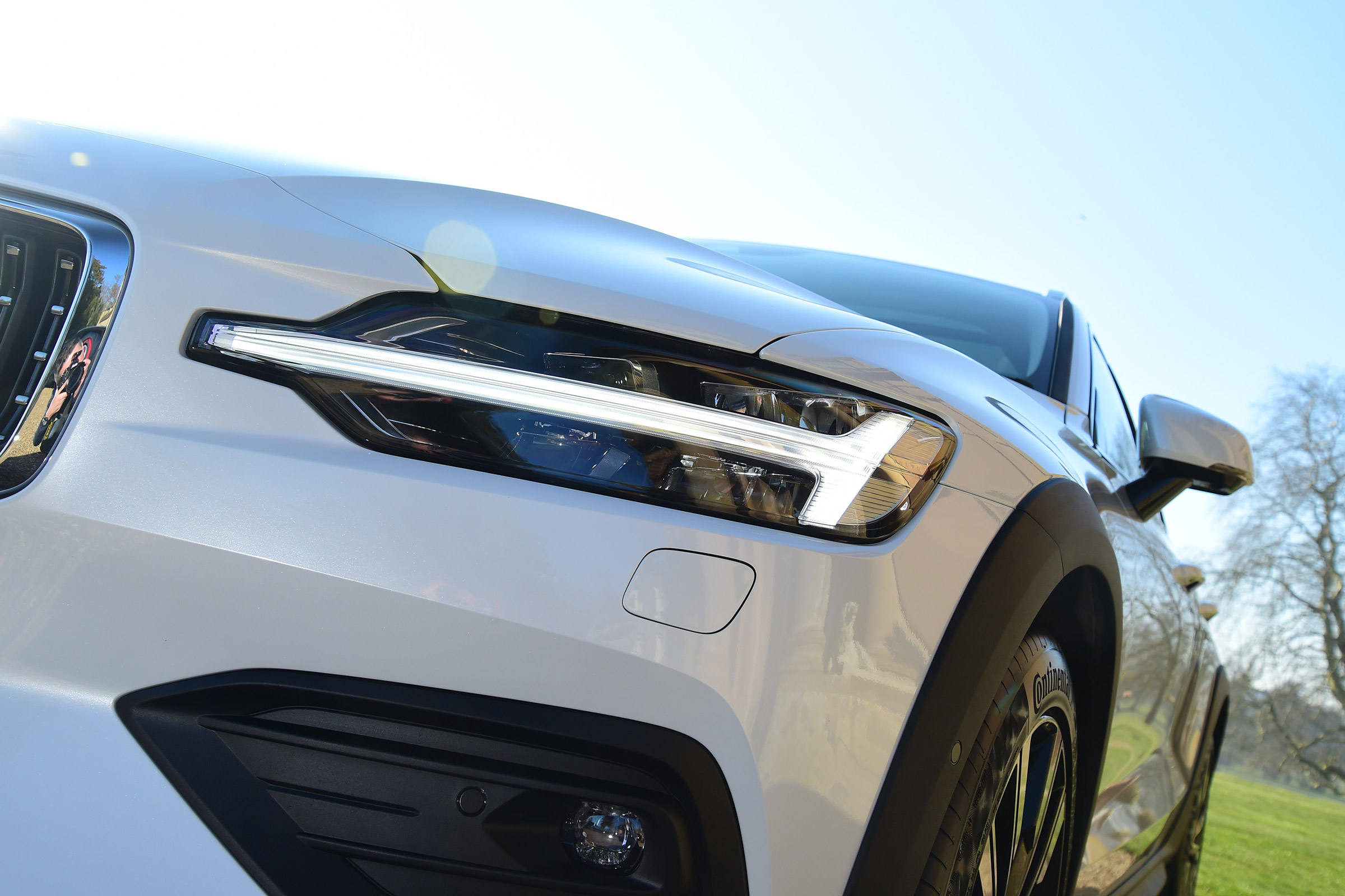Volvo V60 Cross Country - front light