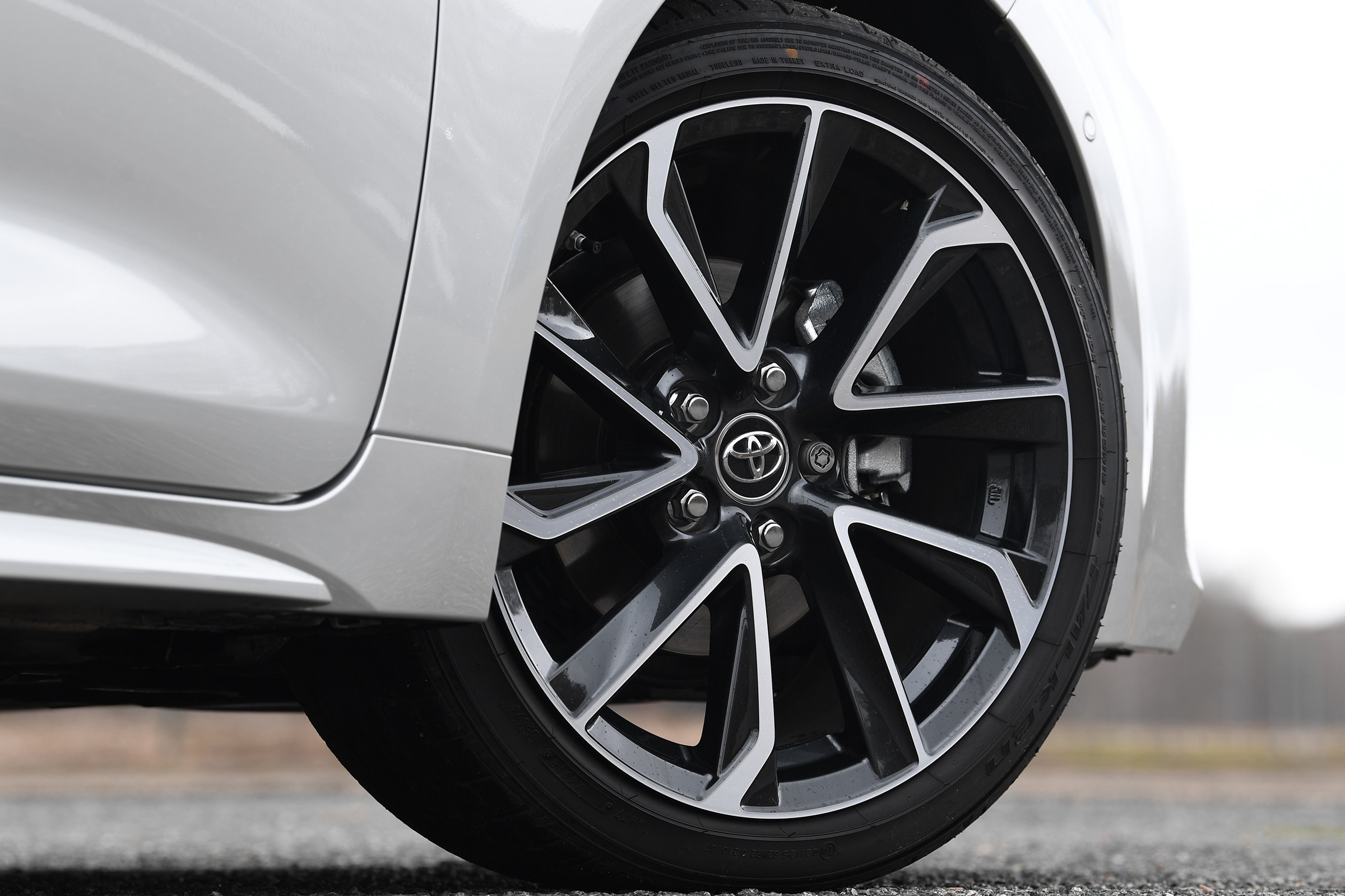 toyota corolla alloy wheel