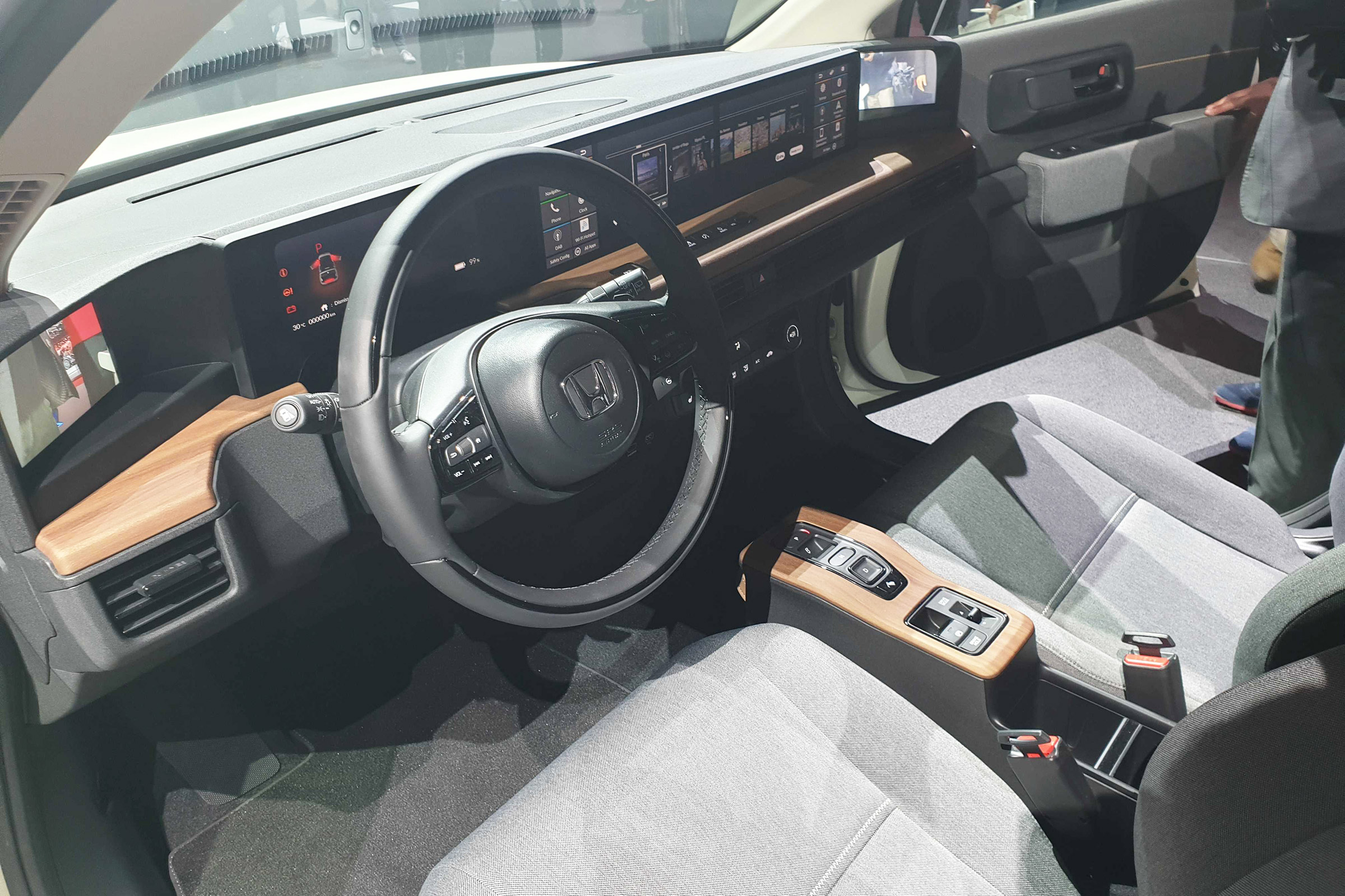 Honda e Prototype - Geneva dash