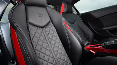 Audi TTS - seats