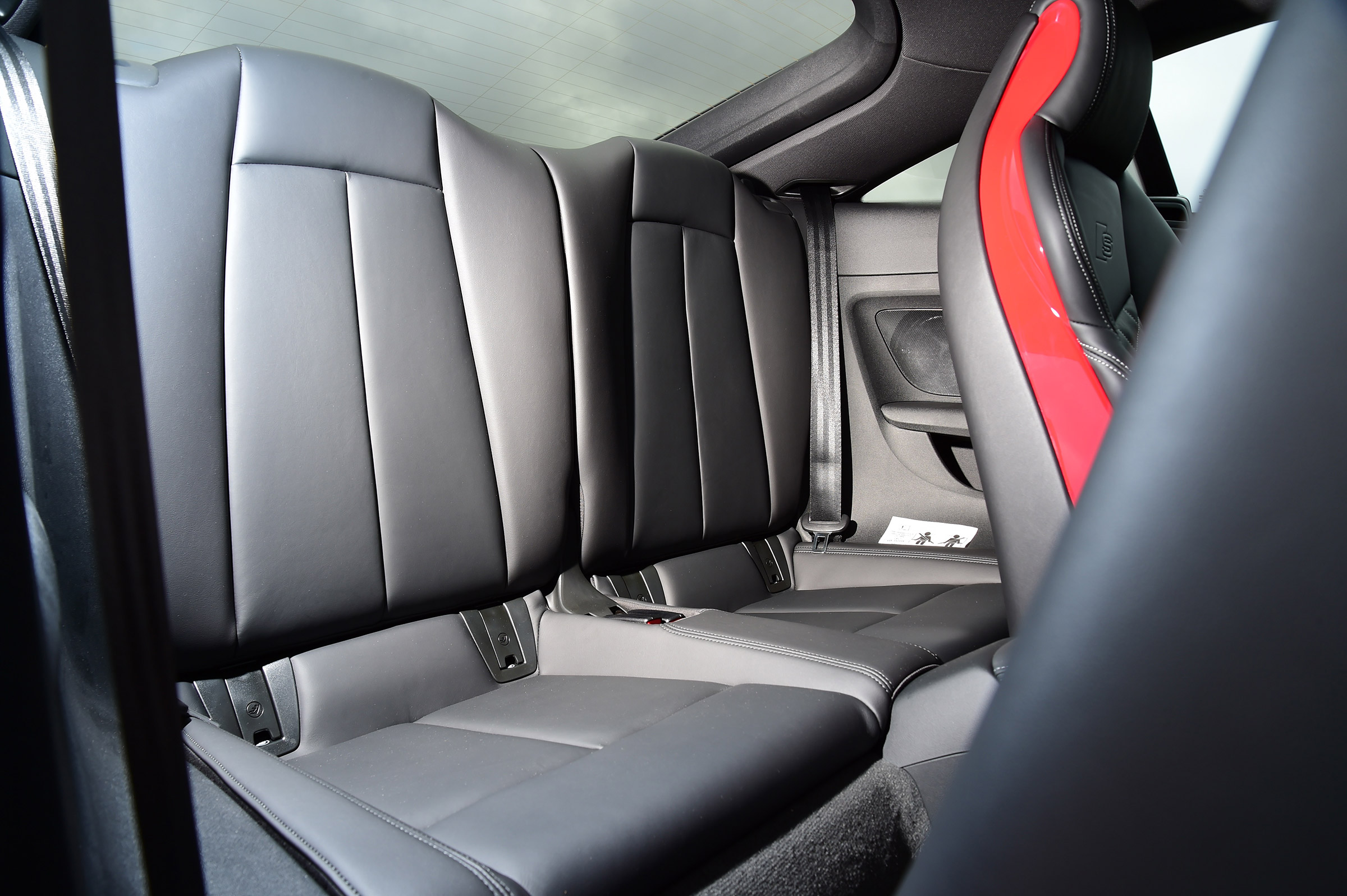 Audi TTS - rear seats