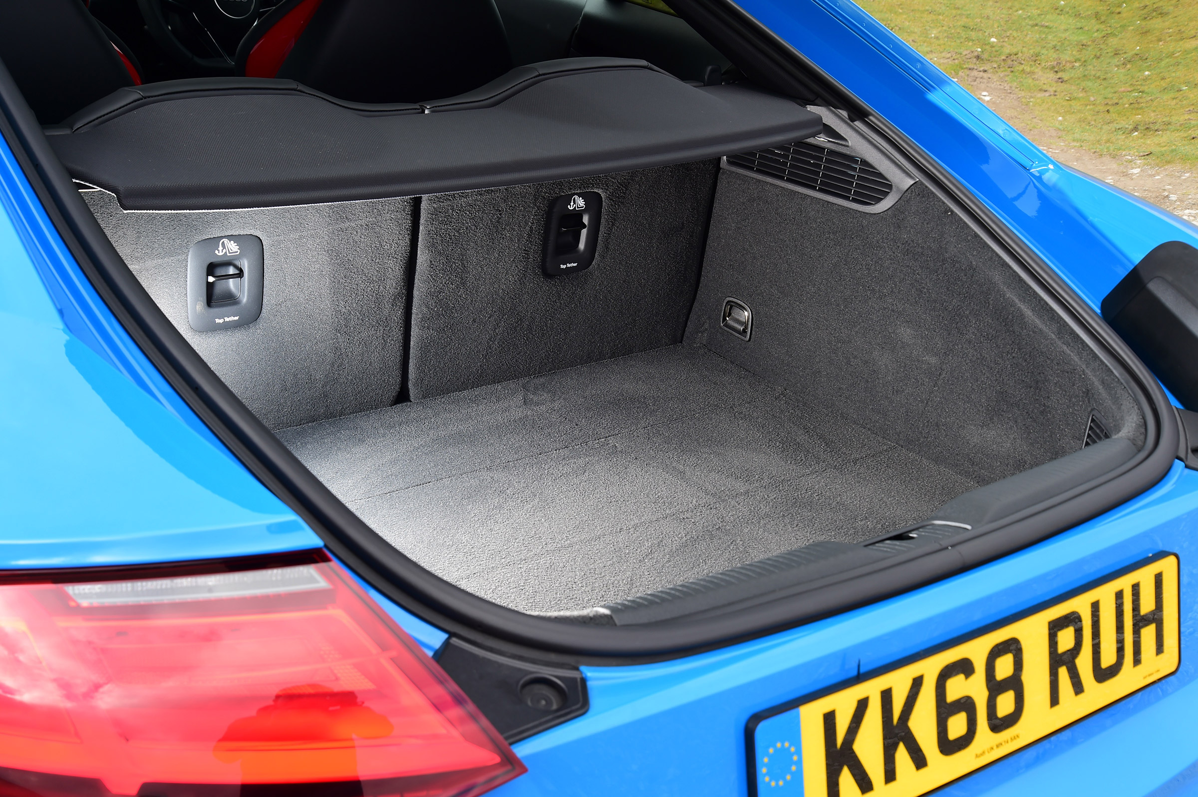 Audi TTS - boot