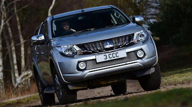 Mitsubishi L200 - front action