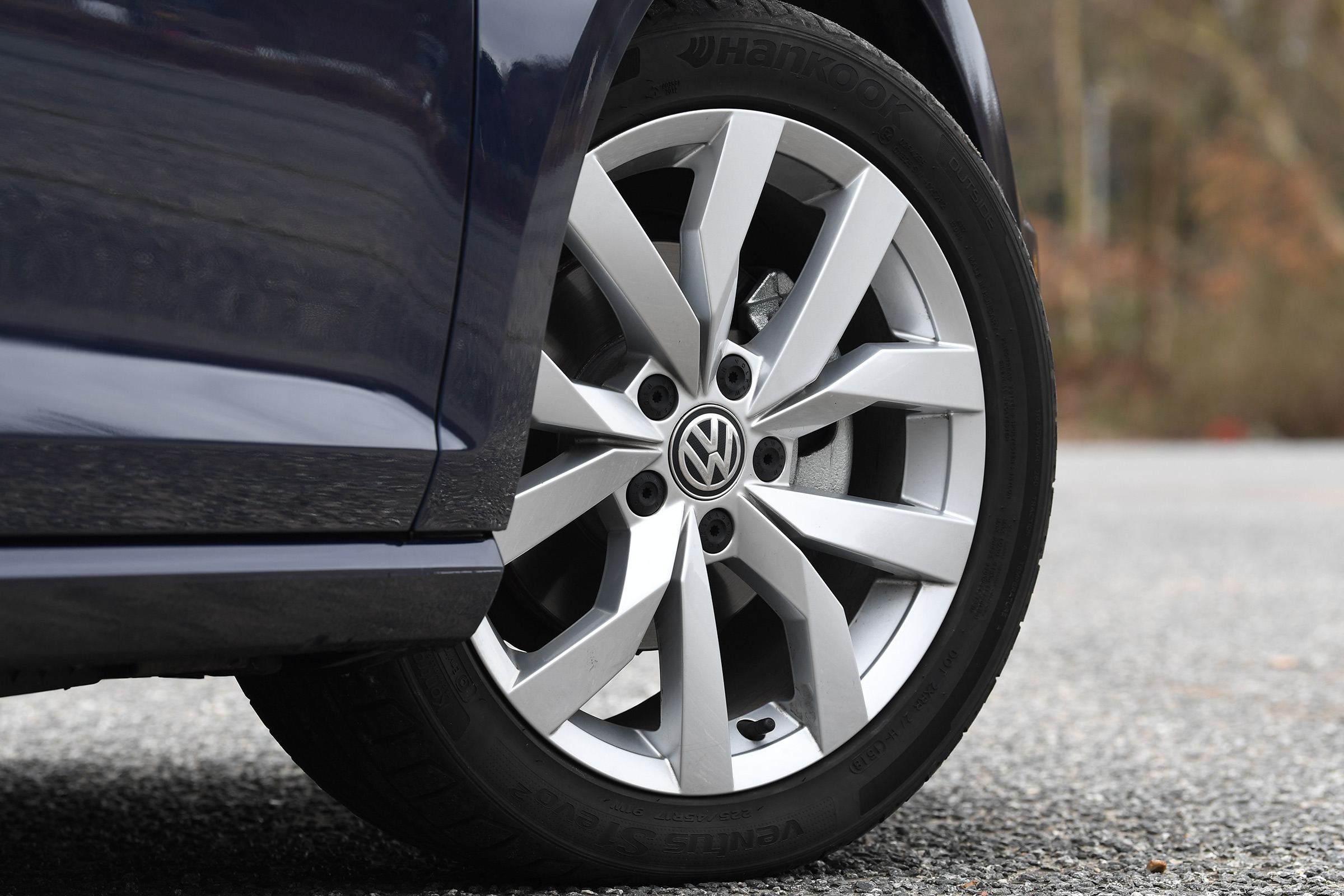 vw golf alloy wheel