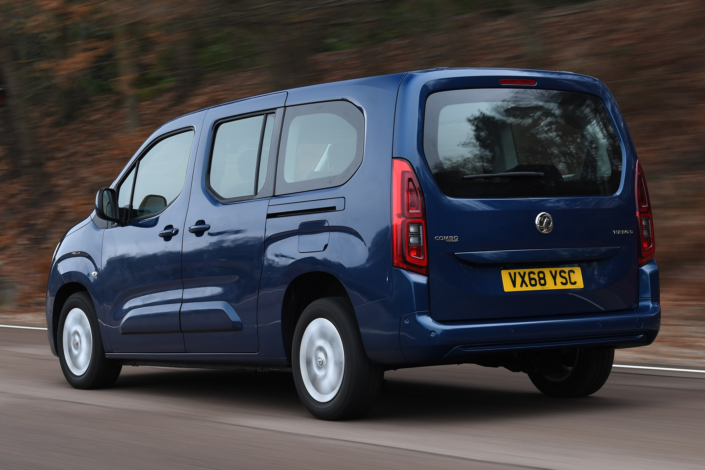 vauxhall combo life xl tracking rear
