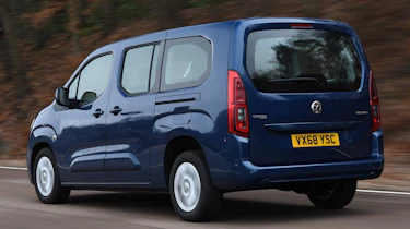 vauxhall combo life xl tracking rear