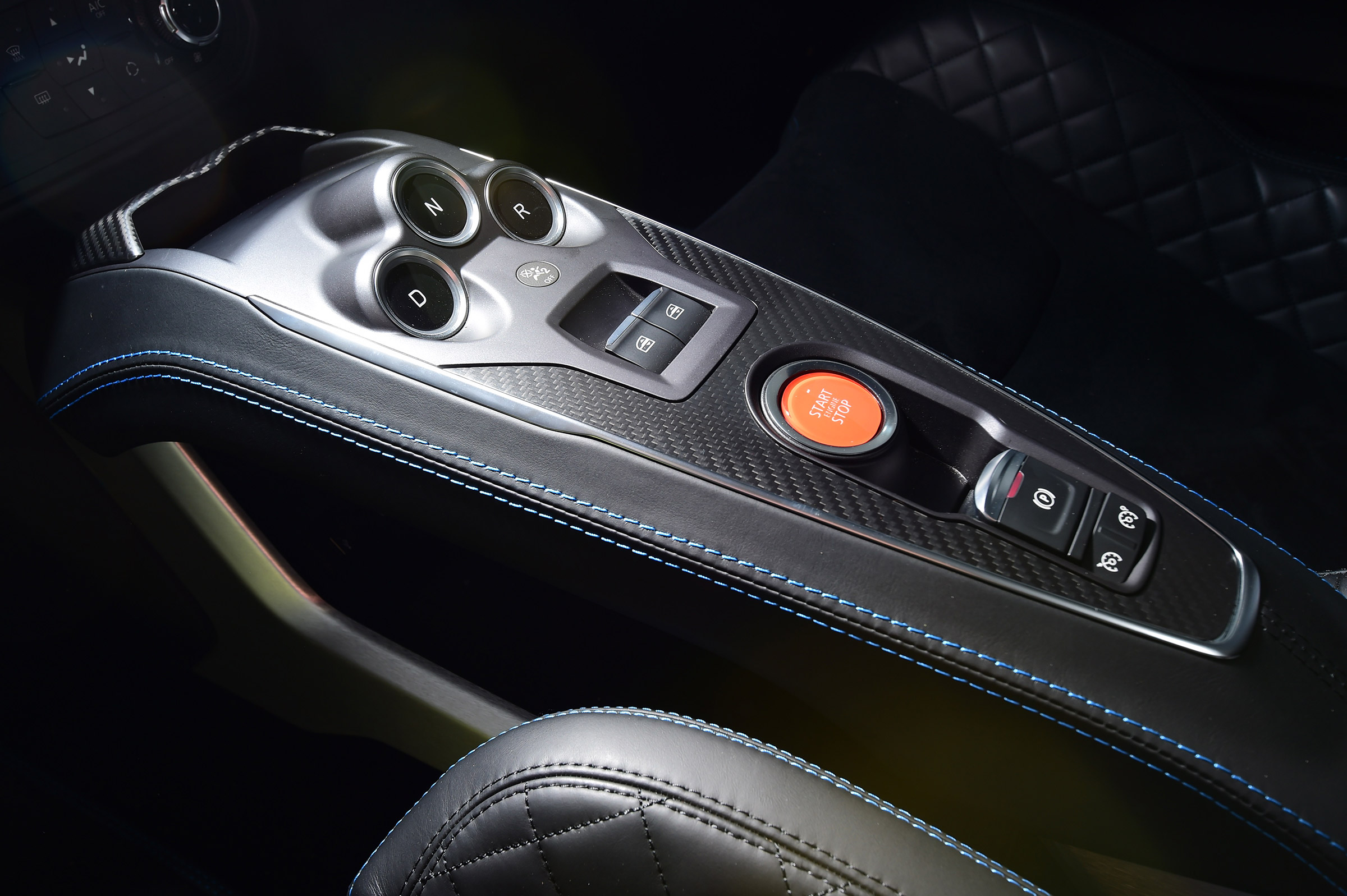 Alpine A110 Pure - centre console